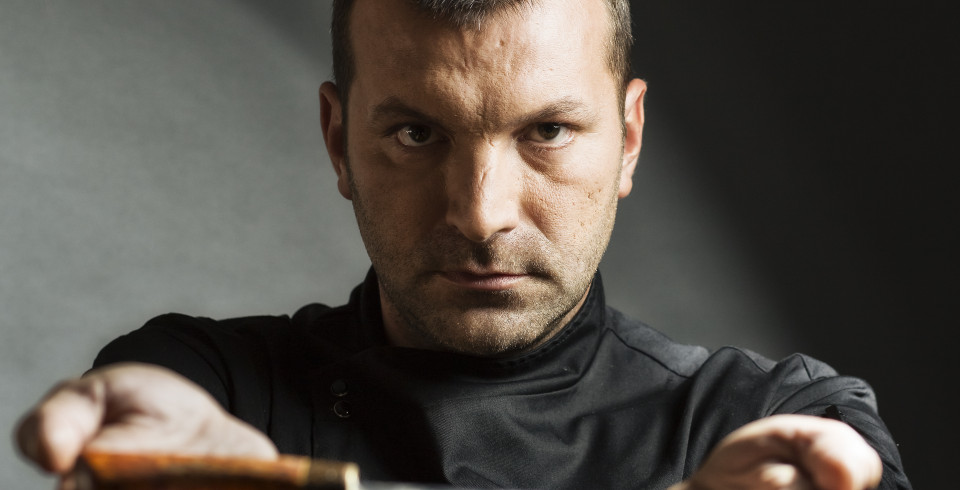 Chef Ljubomir Stanisic sofre lesão e terá de ser operado