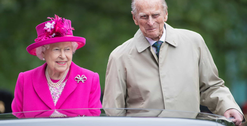 Rainha Isabel II levou o marido, Filipe, a largar vício quando se casaram
