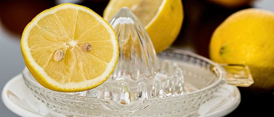 Água com limão faz (mesmo) bem à saúde Naom_555ee9ccb045d