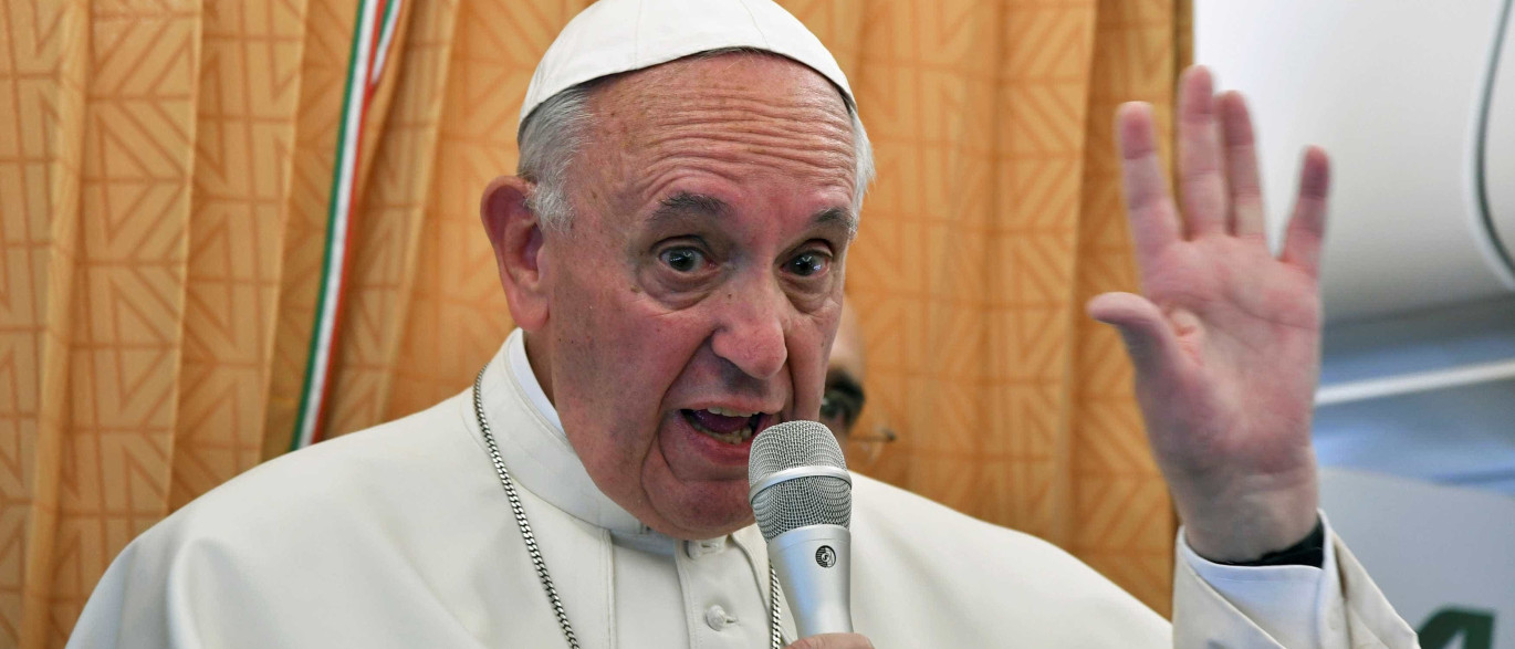 Papa JESUÍTA diz que a Igreja deve pedir perdão aos homossexuais