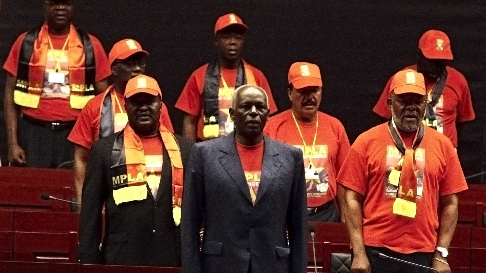 Comité Central do MPLA reúne-se hoje com sucessão em pano de fundo