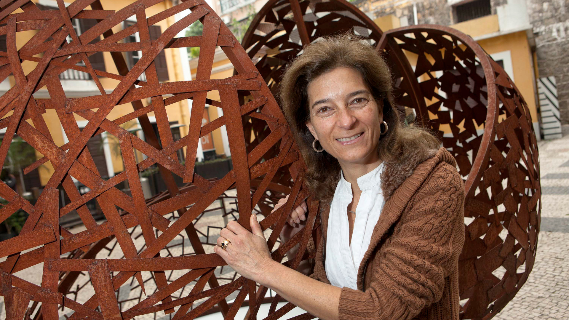 Maria Leal da Costa premiada pela Sociedade de Belas-Artes