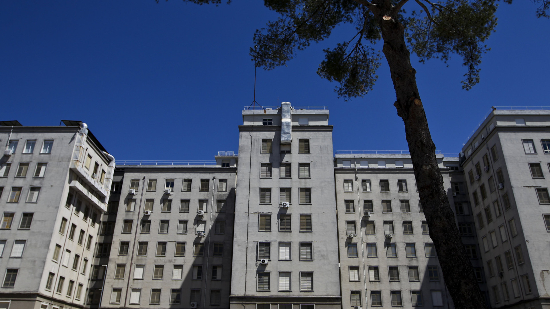 Hospitais públicos estão endividados e "à beira de um ataque de nervos"