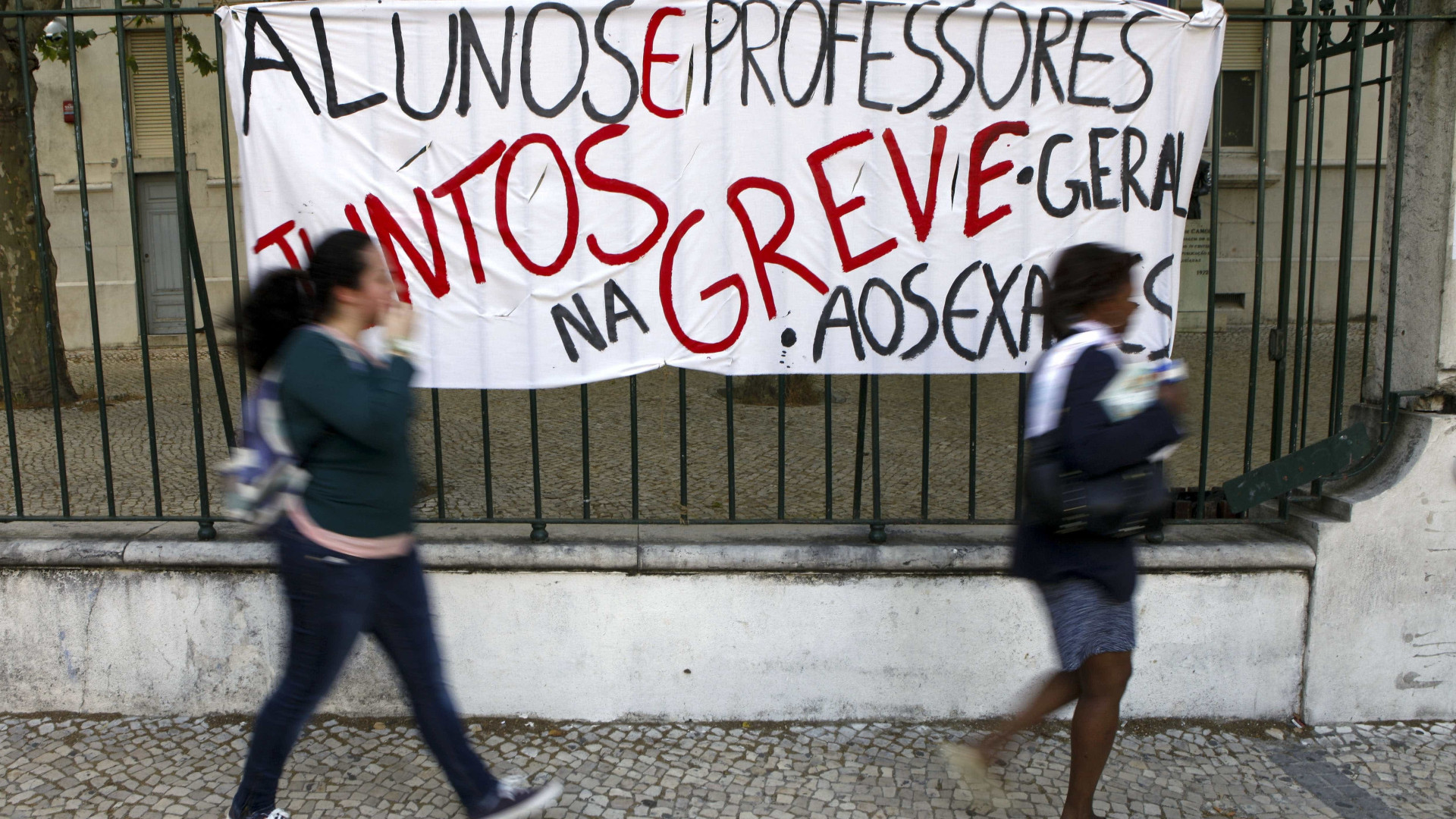 Seis sindicatos de professores avançam com greve dia 14