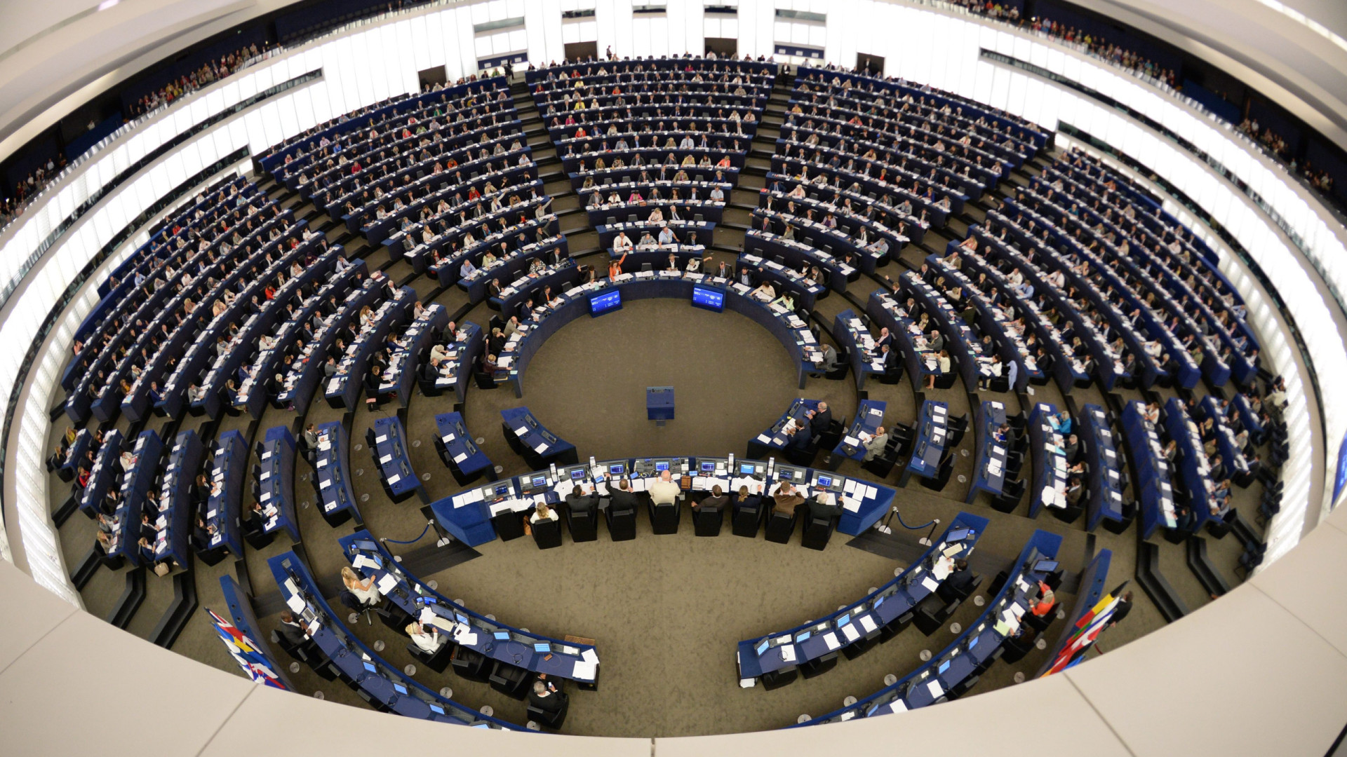 Bruxelas quer proteger eleições europeias de interferências externas
