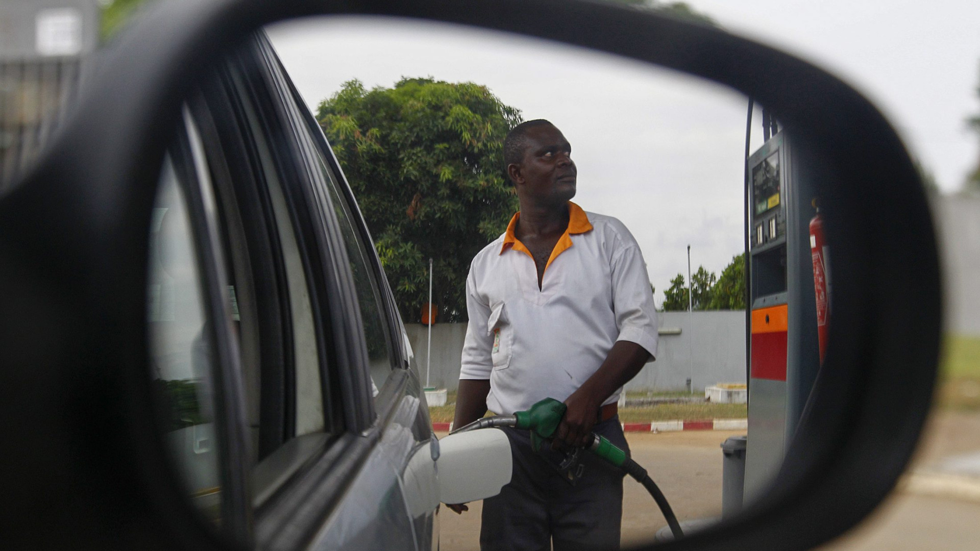 Angola avalia possibilidade de aumento do preço dos combustíveis