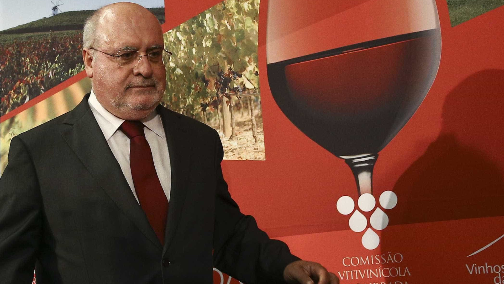 Capoulas Santos defende investimentos na vitivinicultura