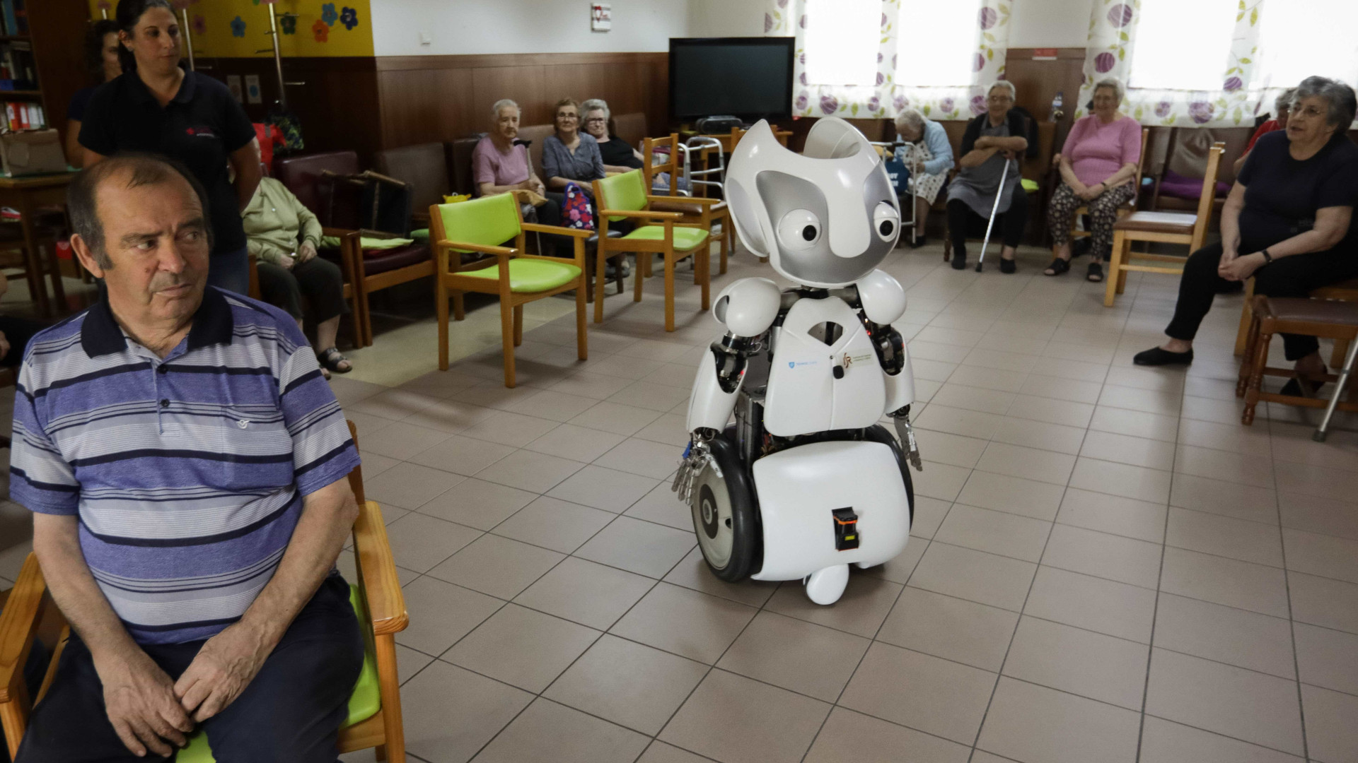 Vizzy, um robot para ajudar pessoas com dificuldades de mobilidade