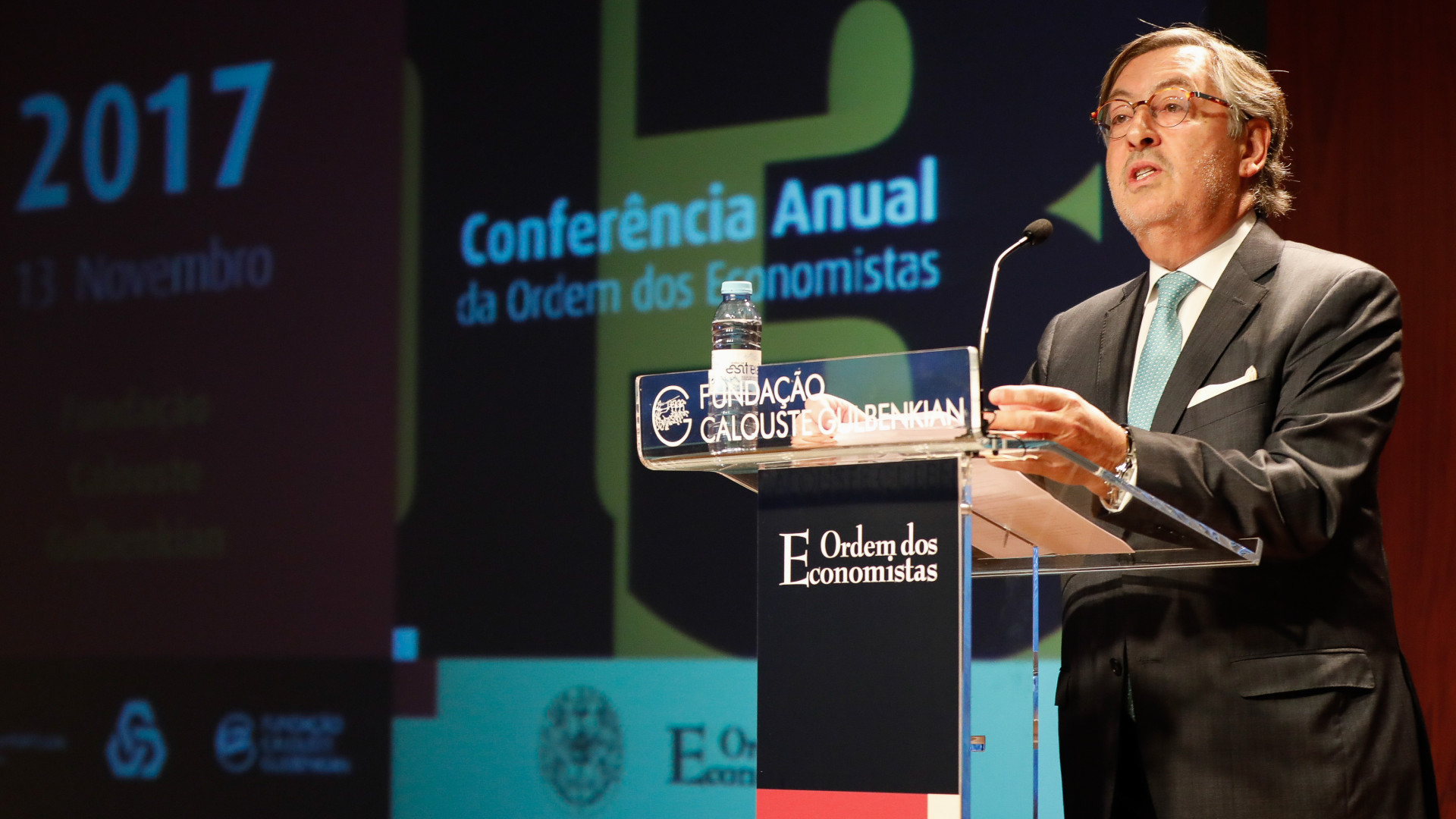 Bastonário dos Economistas reeleito quer "melhor governação"