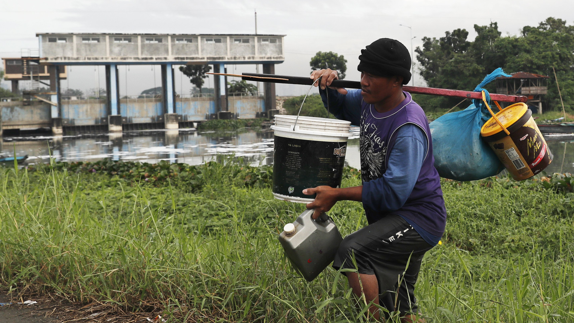 Aumenta para 133 número de mortos causados por tempestade nas Filipinas
