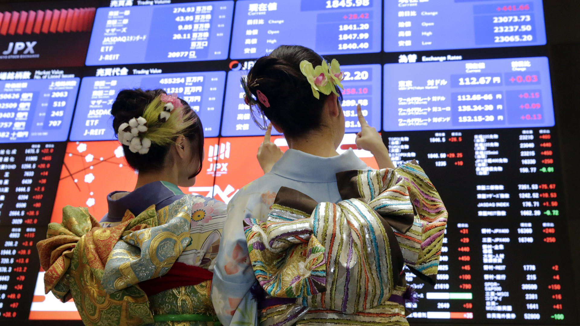 Bolsa de Tóquio fecha a ganhar 1,34%
