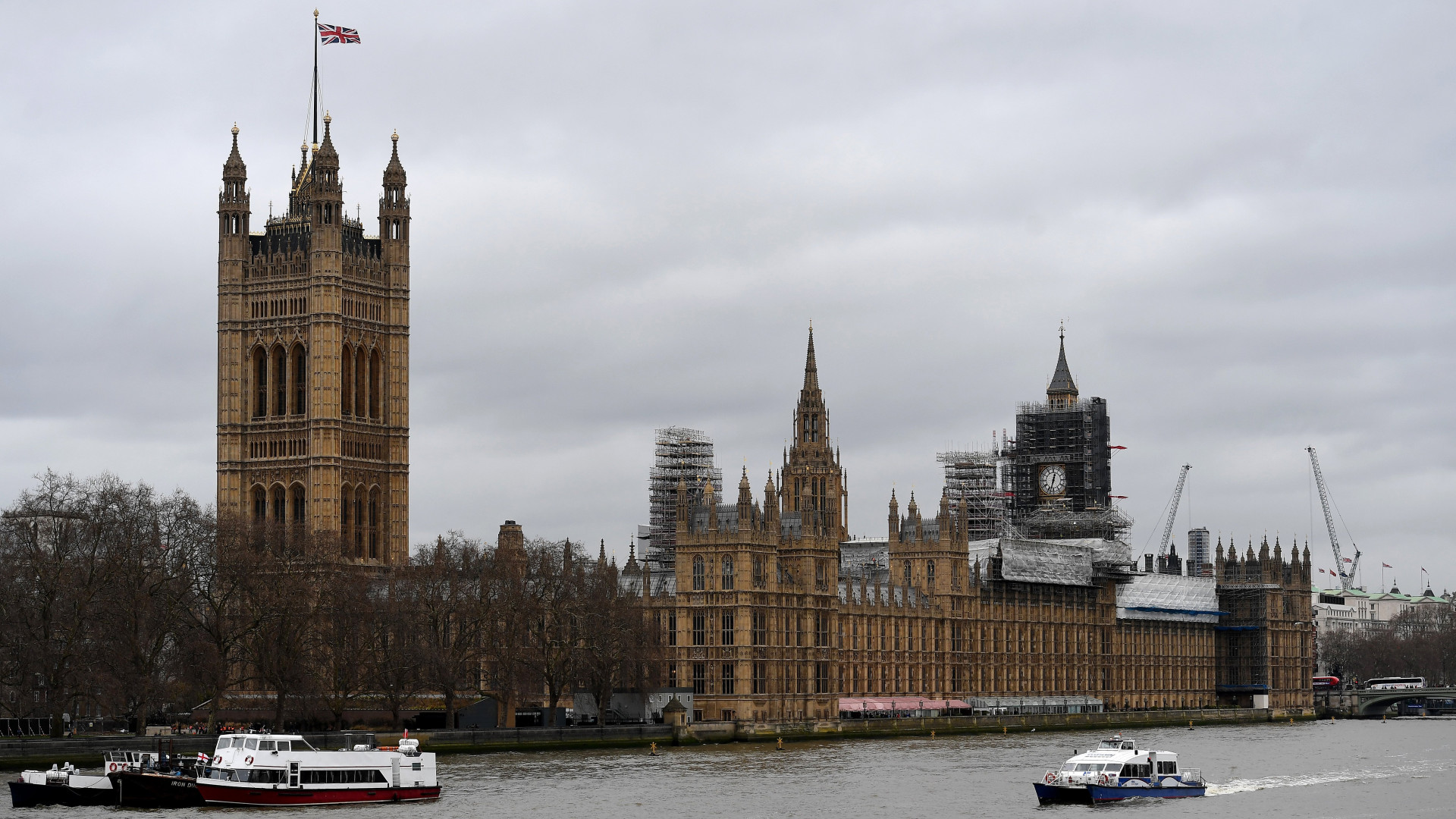 Deputados britânicos assinam moção contra dívidas ocultas