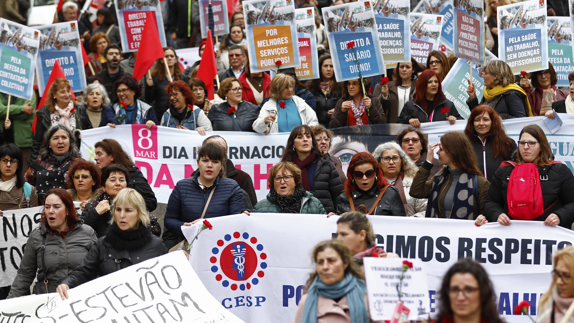 Milhares de trabalhadores hoje na manifestação nacional da CGTP em Lisboa
