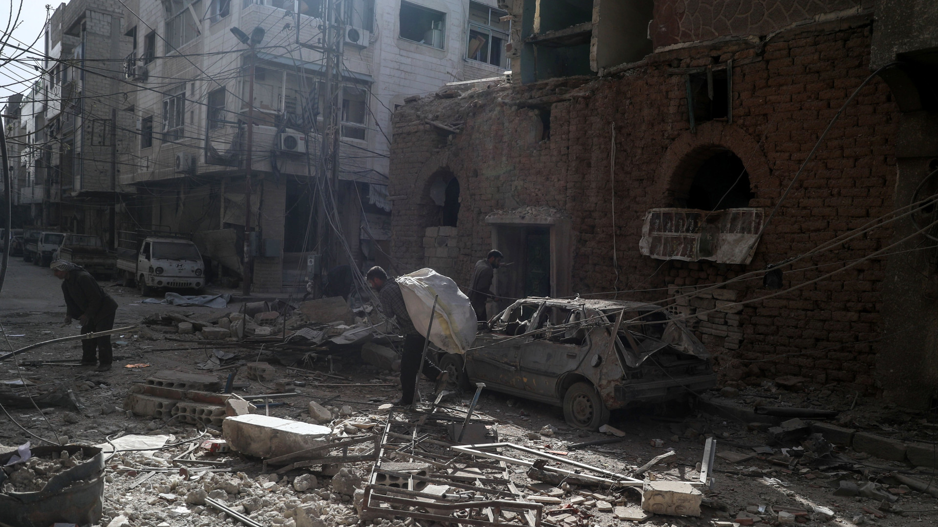 Grupo rebelde em Ghouta oriental anuncia cessar-fogo para negociações