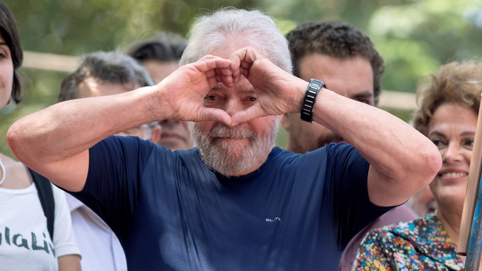 Lula da Silva recebe primeira visita de familiares na cadeia