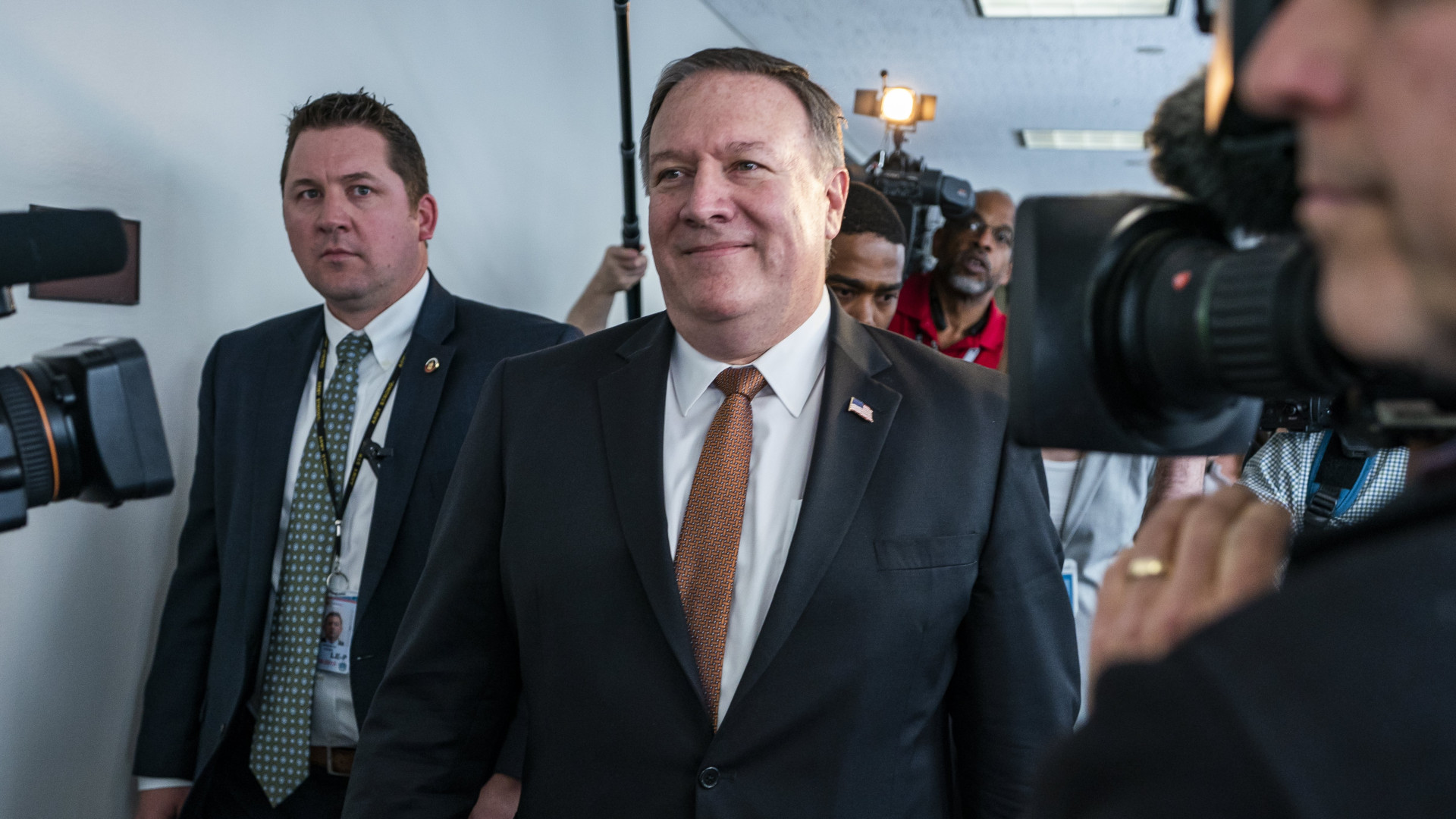 Senado dos EUA confirma Mike Pompeo como novo secretário de Estado