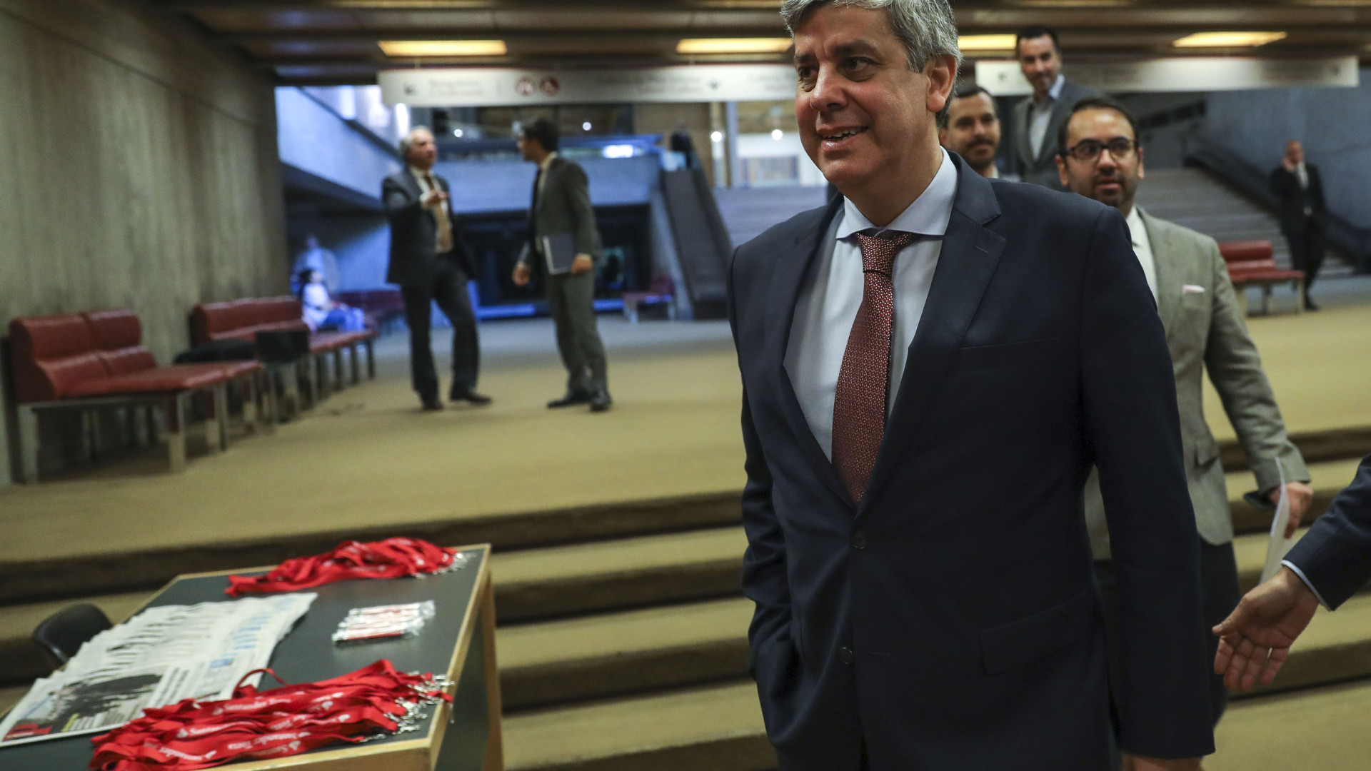 Centeno espera acordo preliminar sobre fundo dos bancos até final do mês
