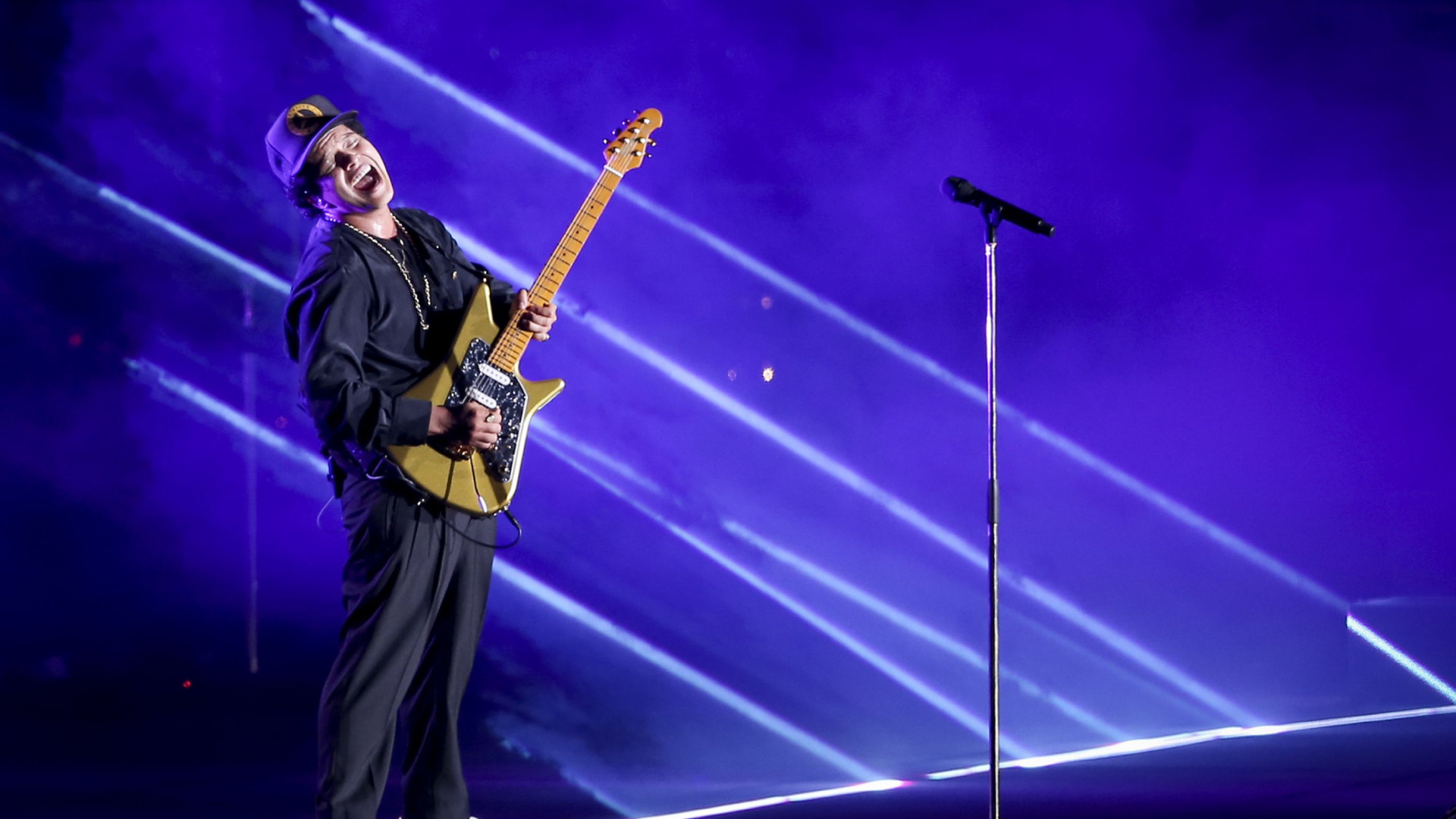 Bruno Mars seduziu, mas o público já estava rendido
