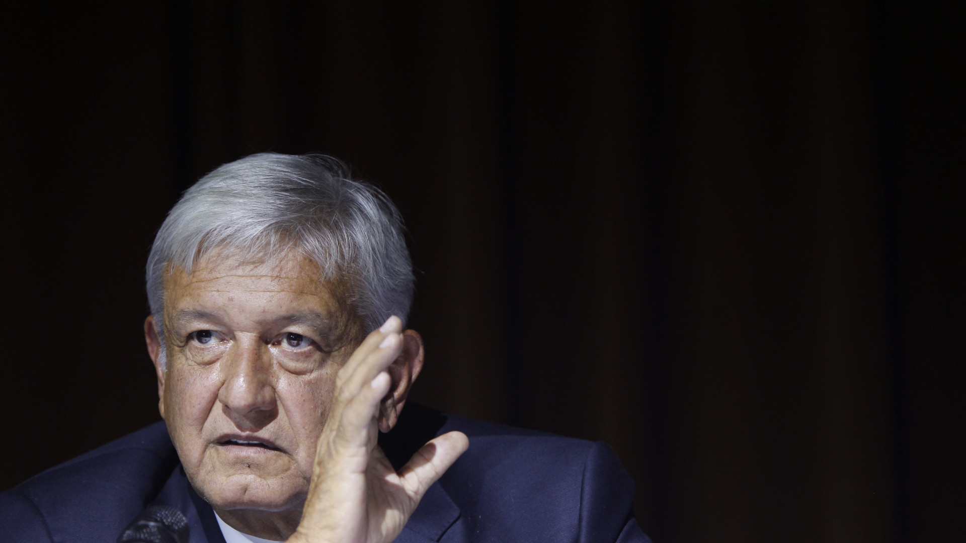 Futuro presidente corta no seu salário. "Queremos que chegue para todos"