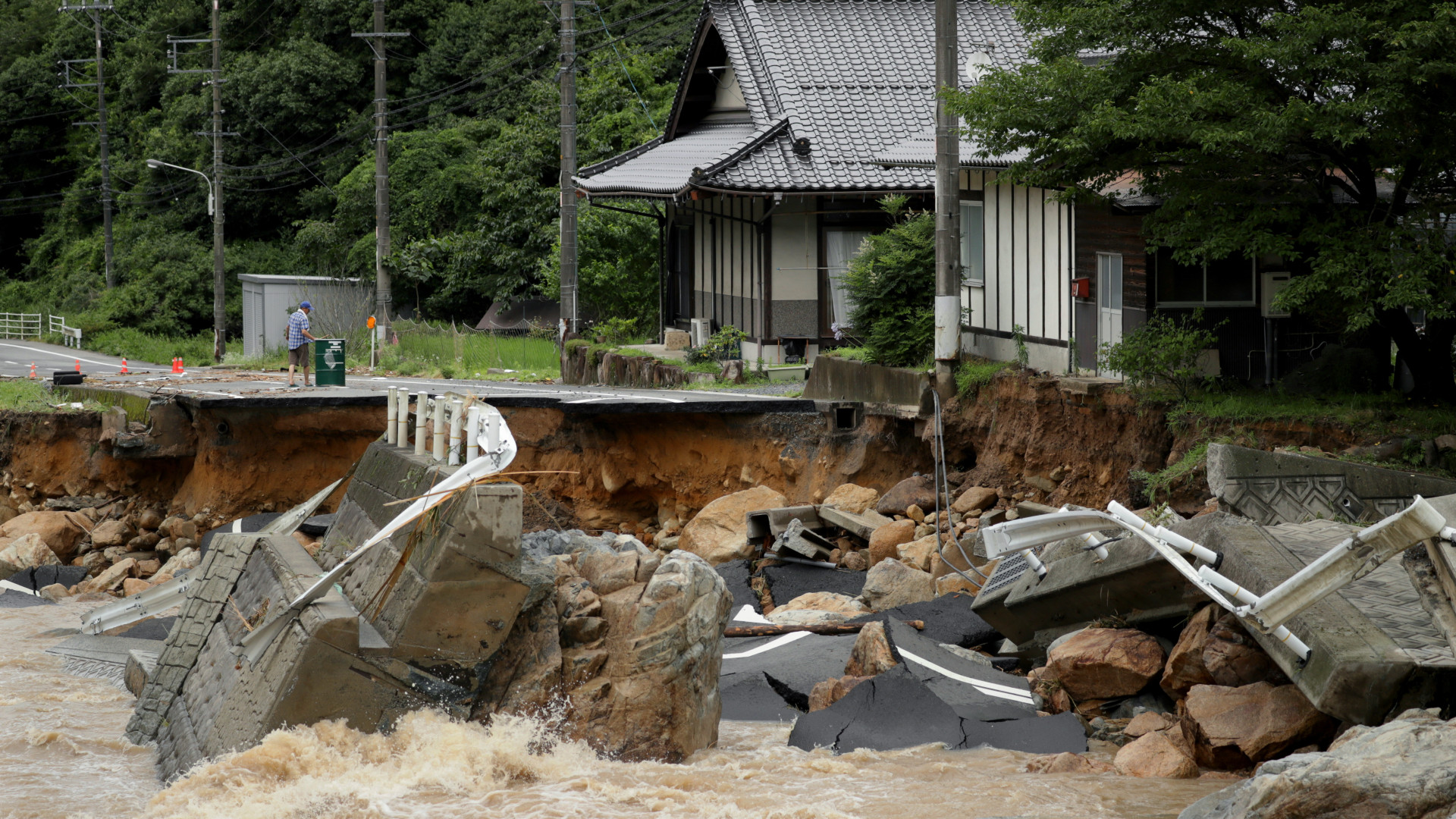 Sobe para 15 o número de mortos no Japão devido ao mau tempo