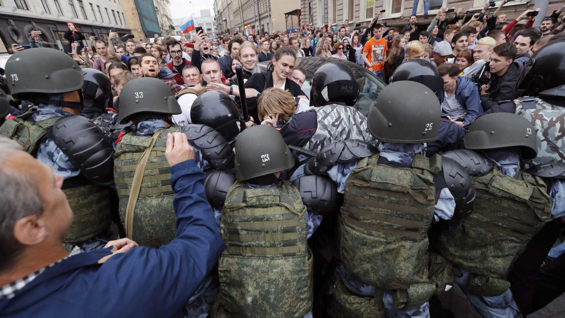 Mais de mil pessoas detidas na RÃºssia em manifestaÃ§Ãµes contra o governo