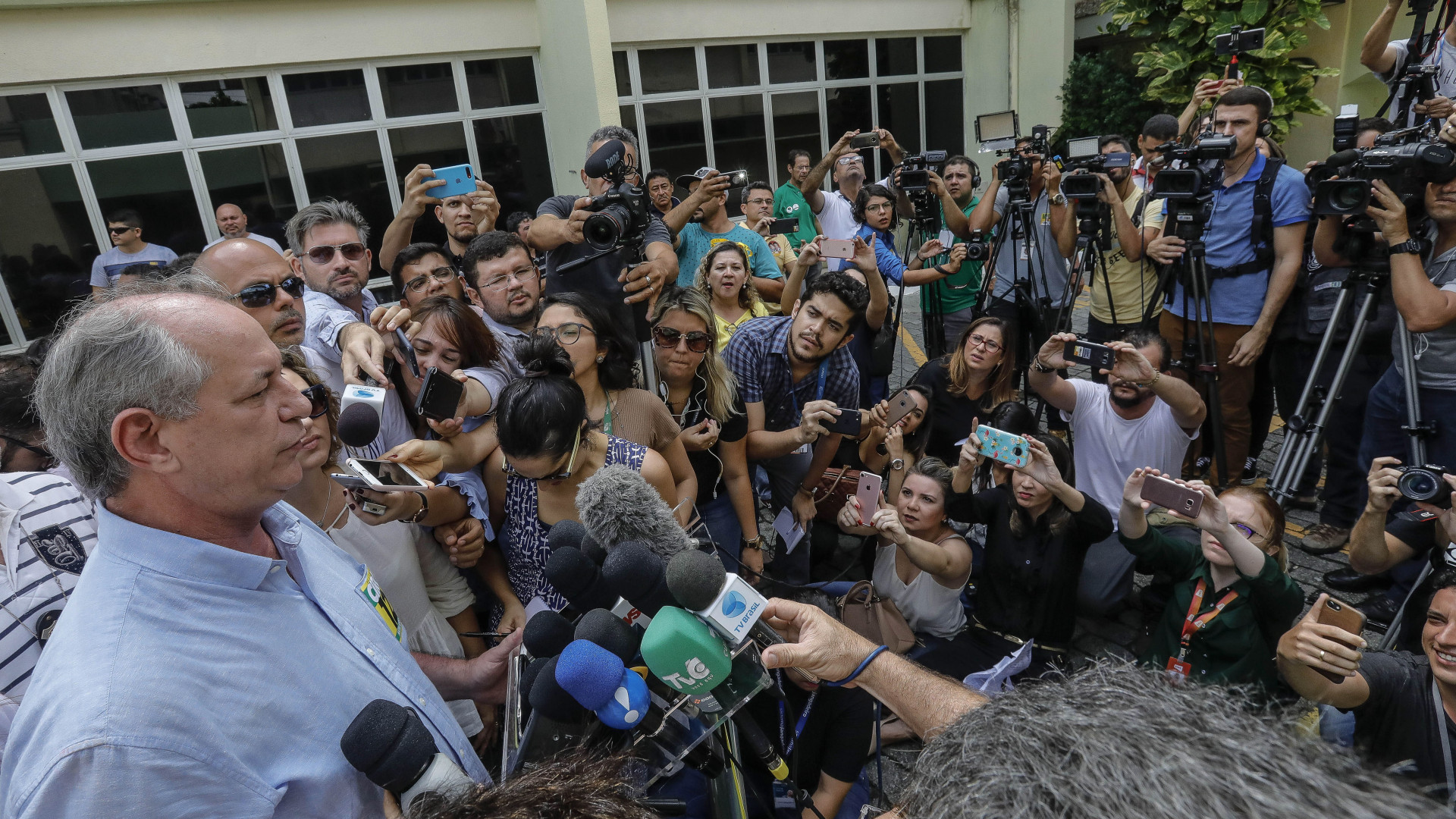 PT pede anulação da primeira volta das eleições presidenciais no Brasil