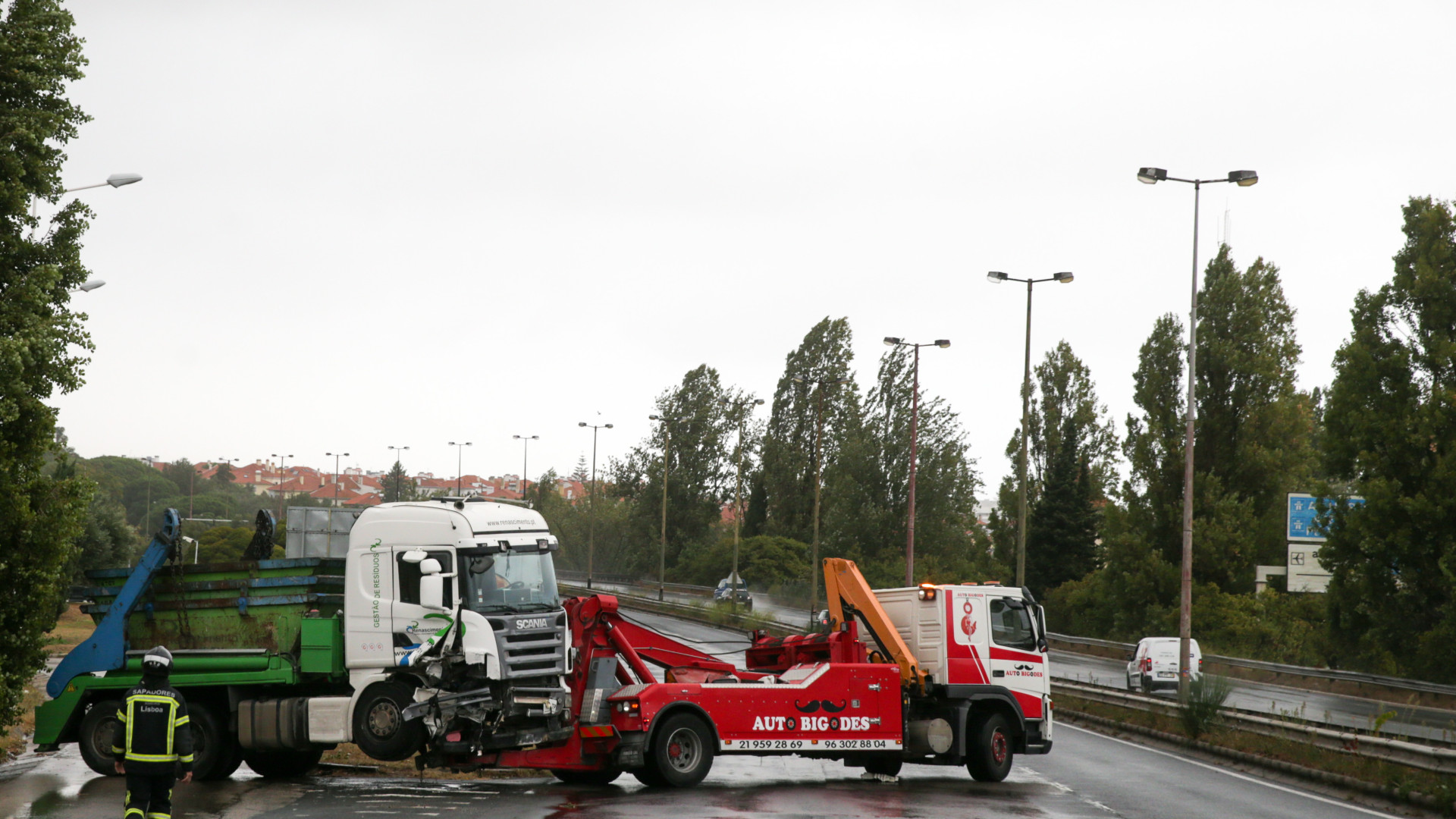 Detido condutor de camião que provocou acidente na Segunda Circular
