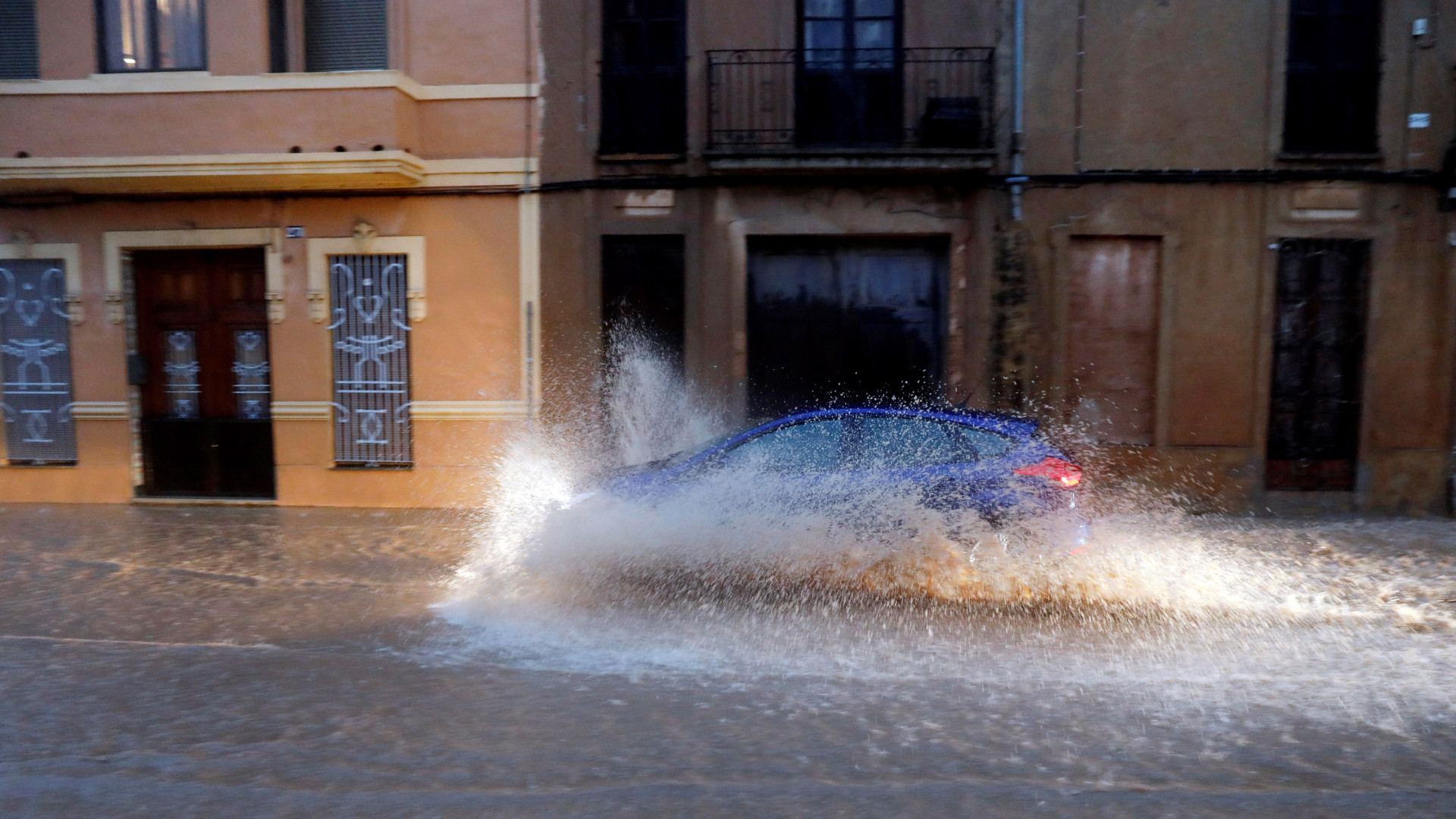 Fenómeno de gota fria. Espanha enfrenta as chuvas mais fortes da década