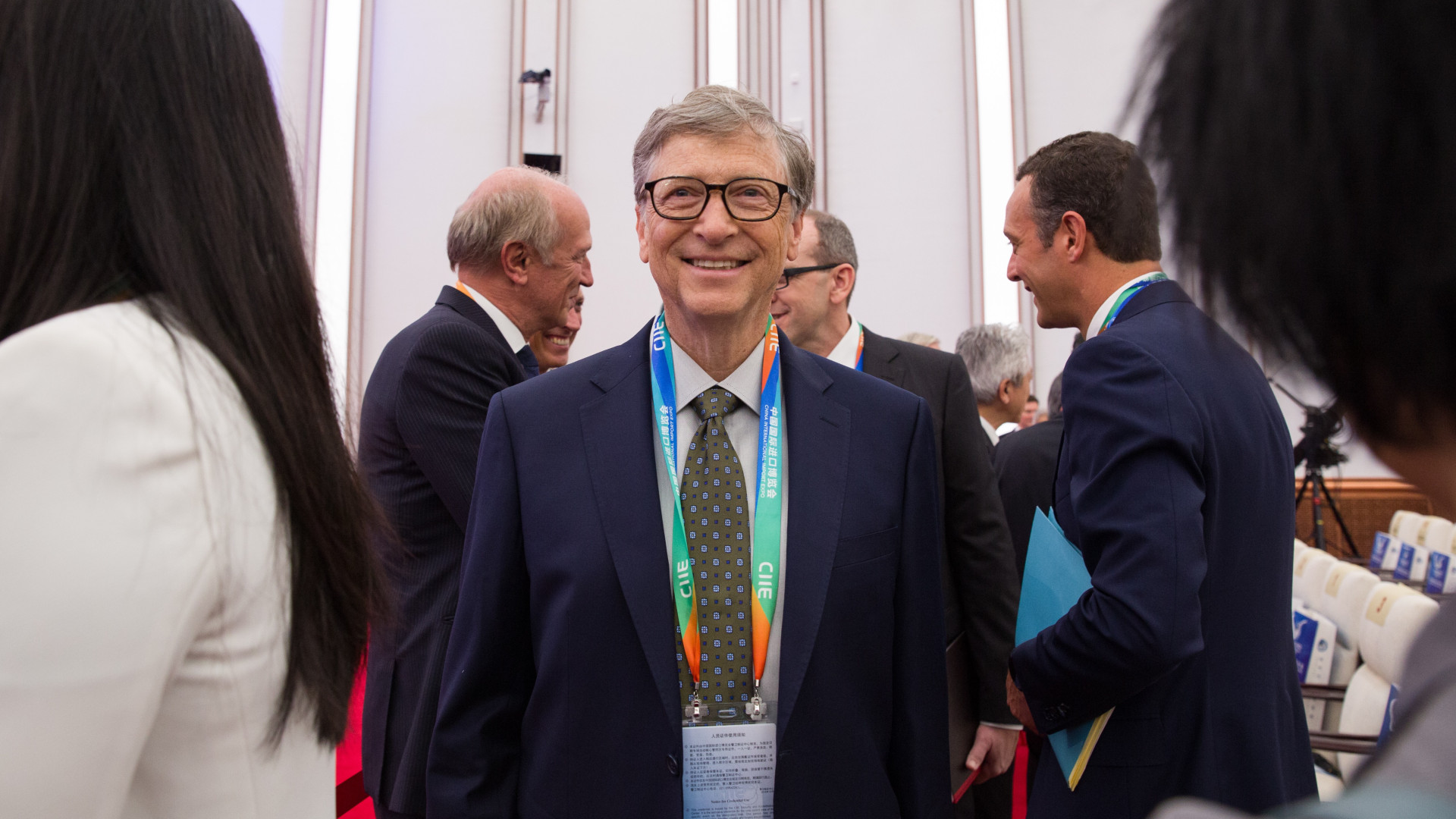 Bill Gates apresenta sanita que não precisa de água ou saneamento