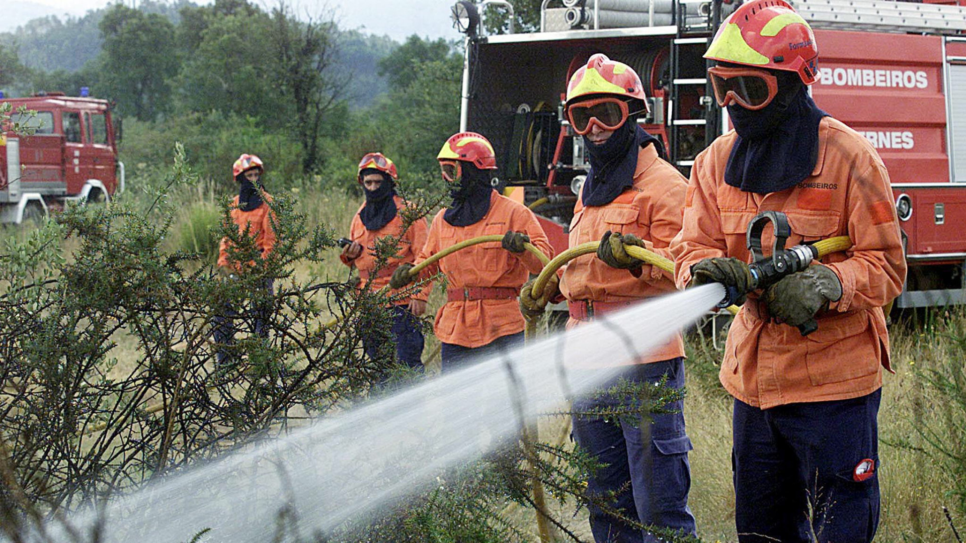 Estudo sobre benefícios fiscais a bombeiros concluído até sexta-feira