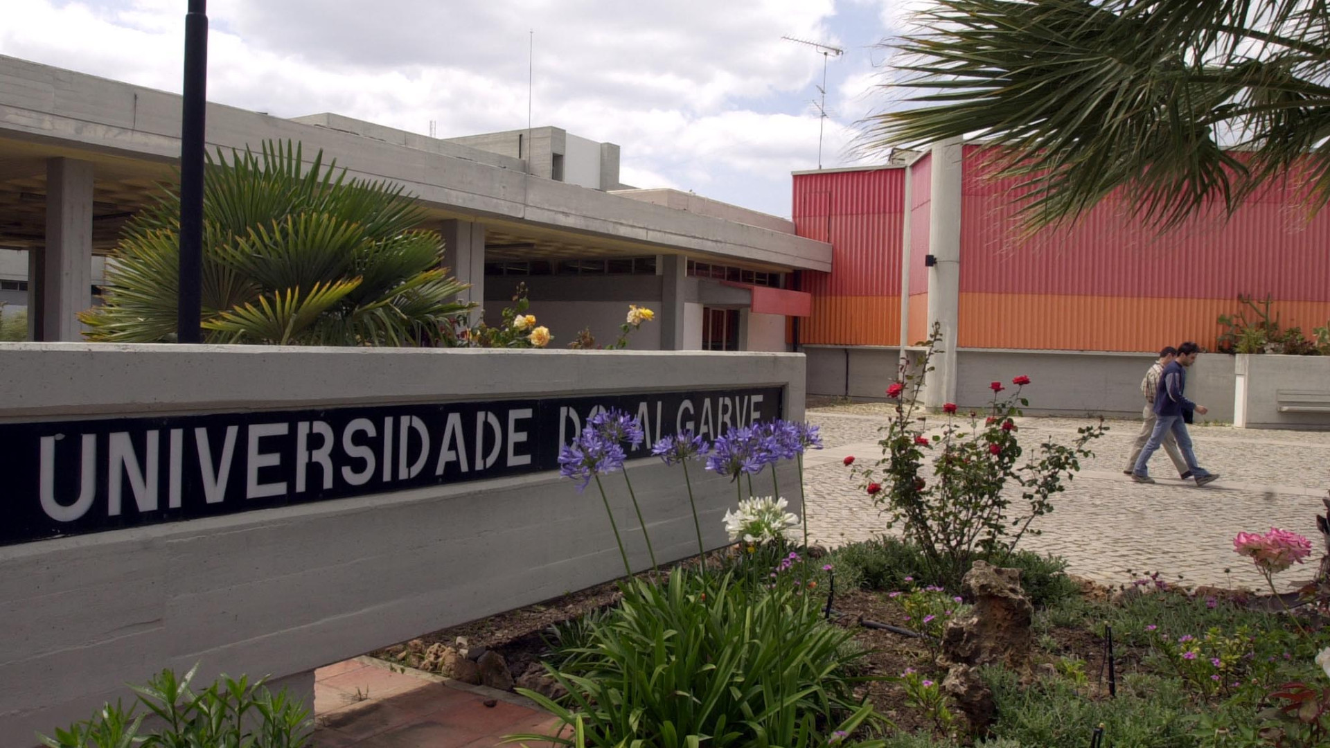 Ameaça de bomba na Universidade do Algarve. Campus da Penha evacuado