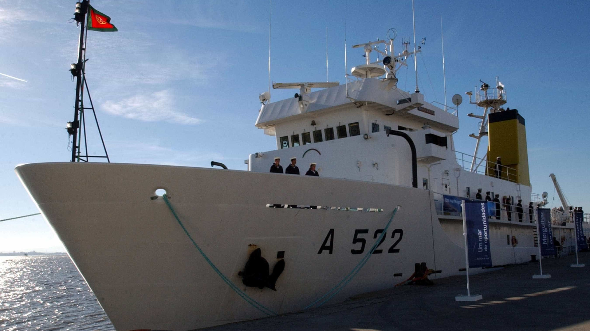 Navio da Marinha chegou a Bissau para levantamento hidrográfico