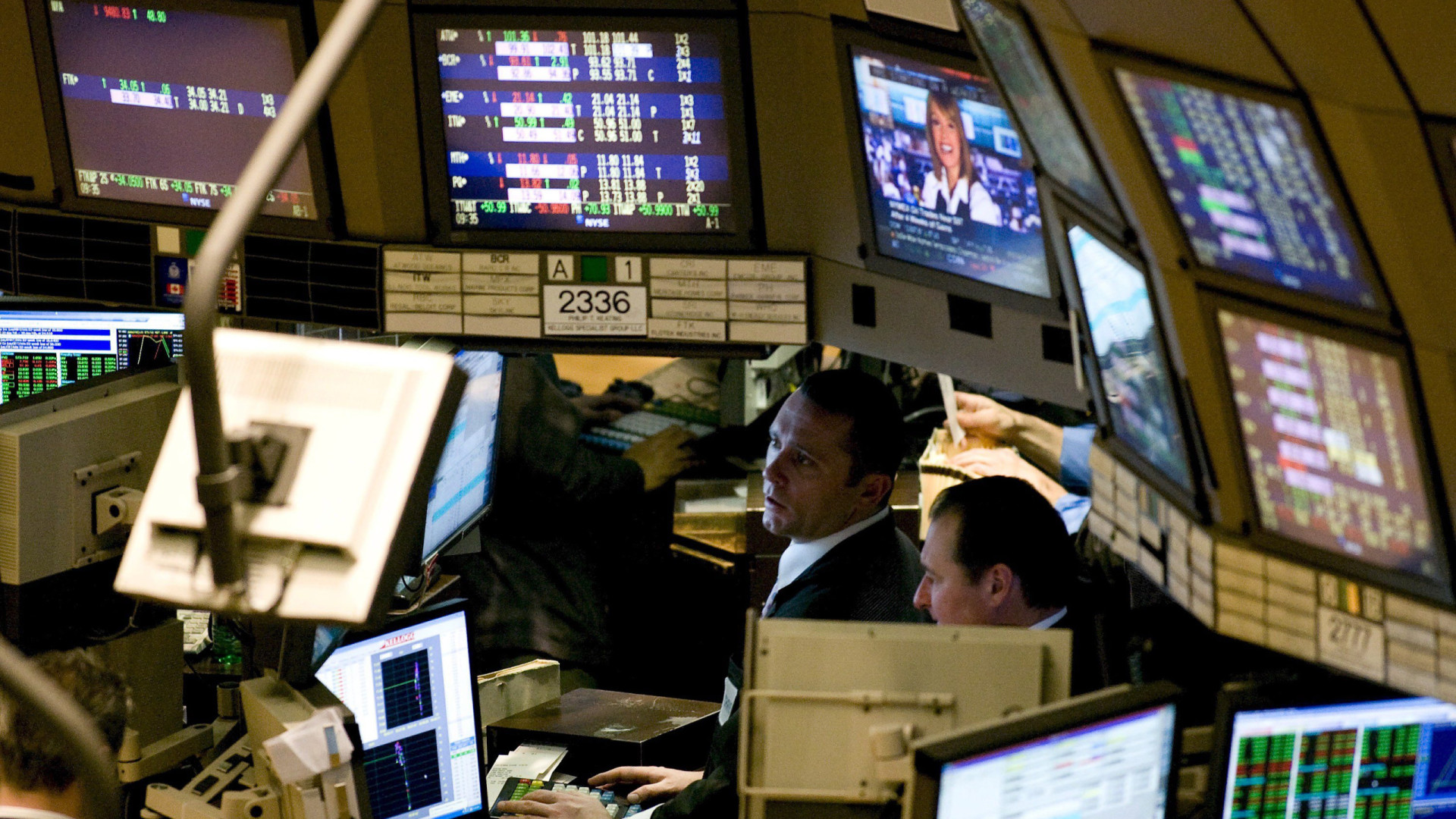 Wall Street fecha em baixa acentuada entre juros, resultados e China