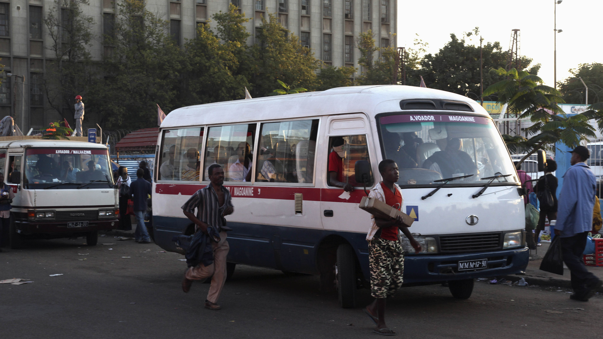 Moçambique aumenta fiscalização a transportes coletivos em época festiva