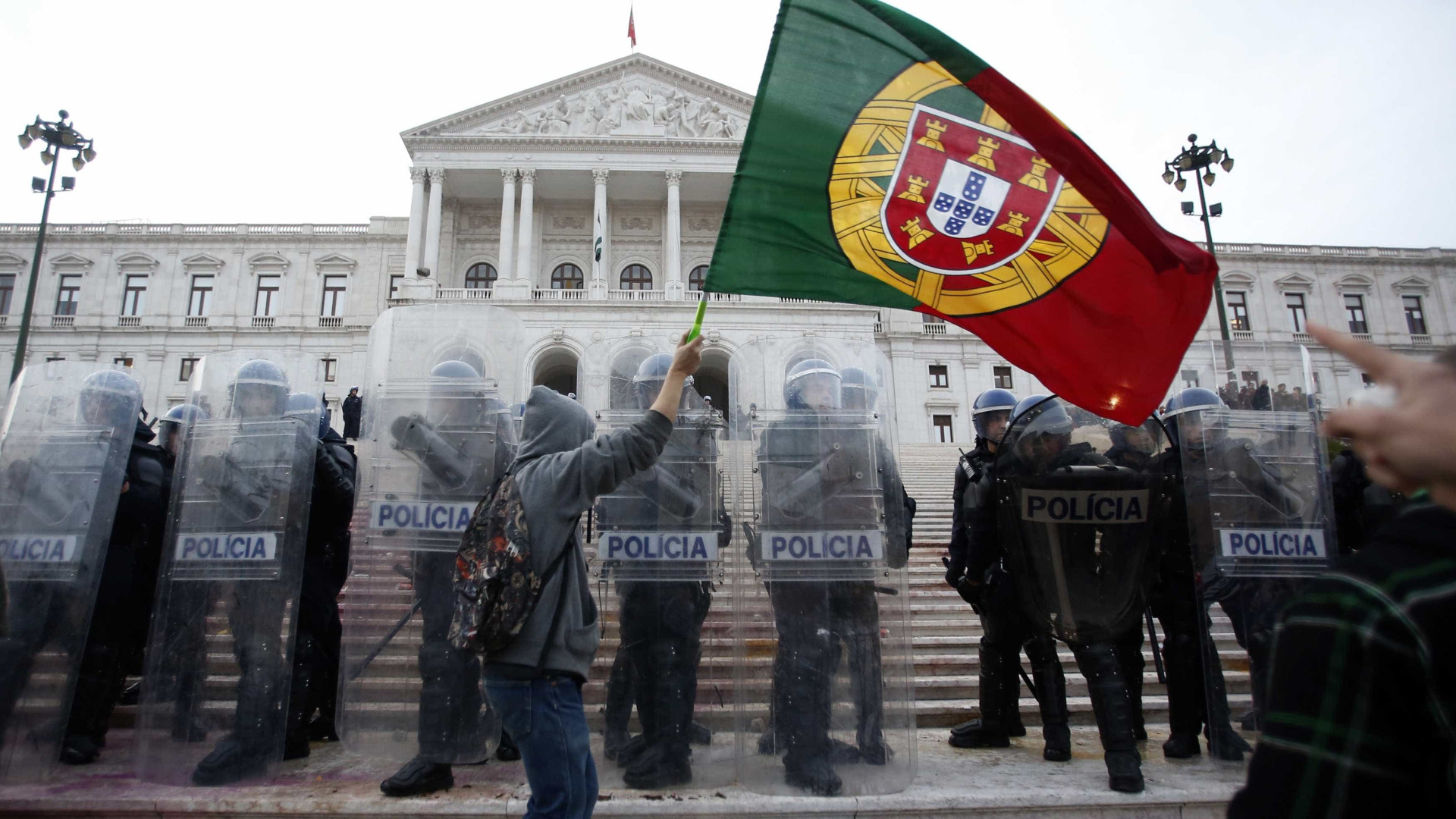 Autor de 'Austeridade' diz que cortes em Portugal são inúteis
