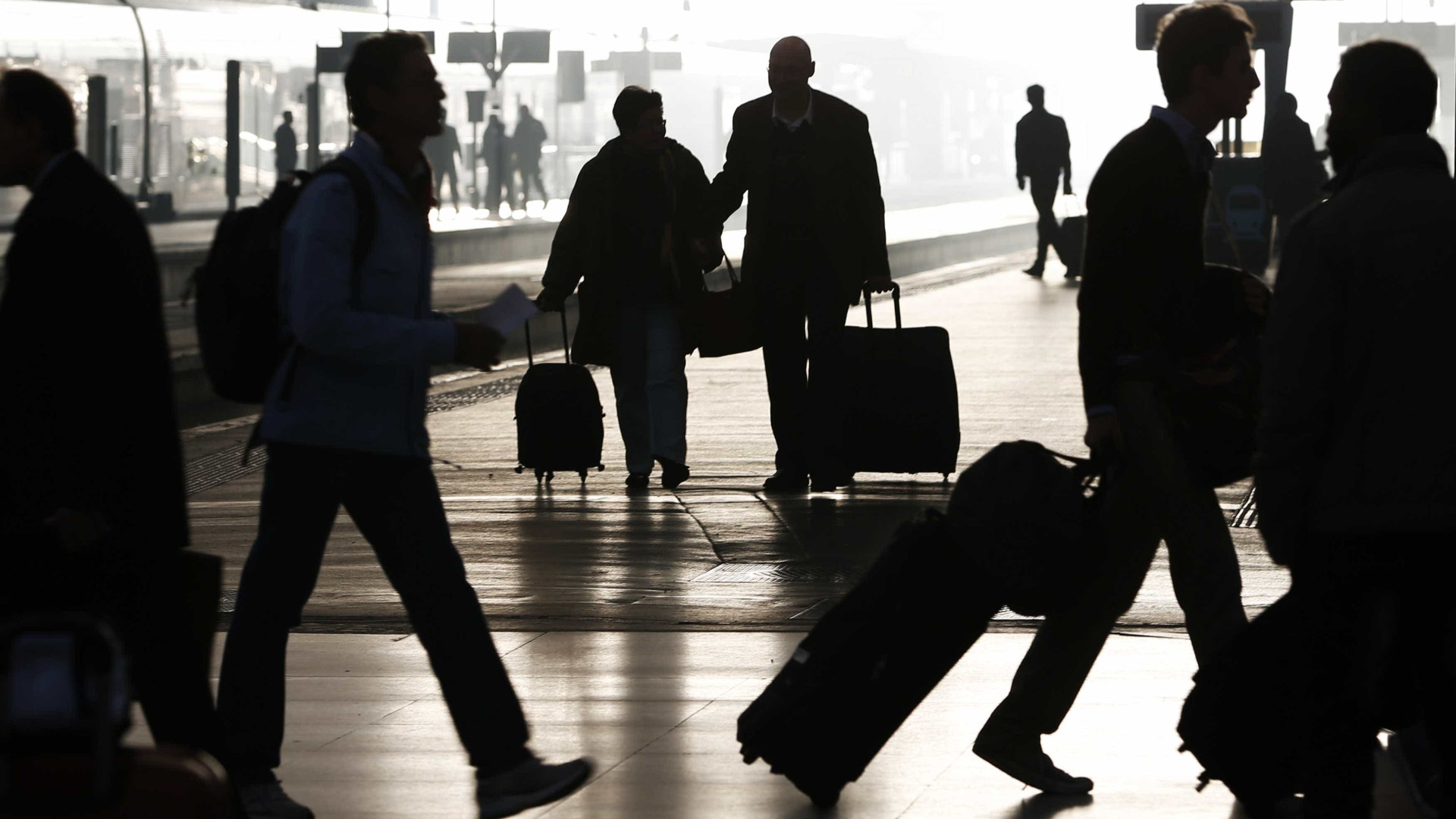 Número dois dos Serviços Secretos de malas aviadas para a China