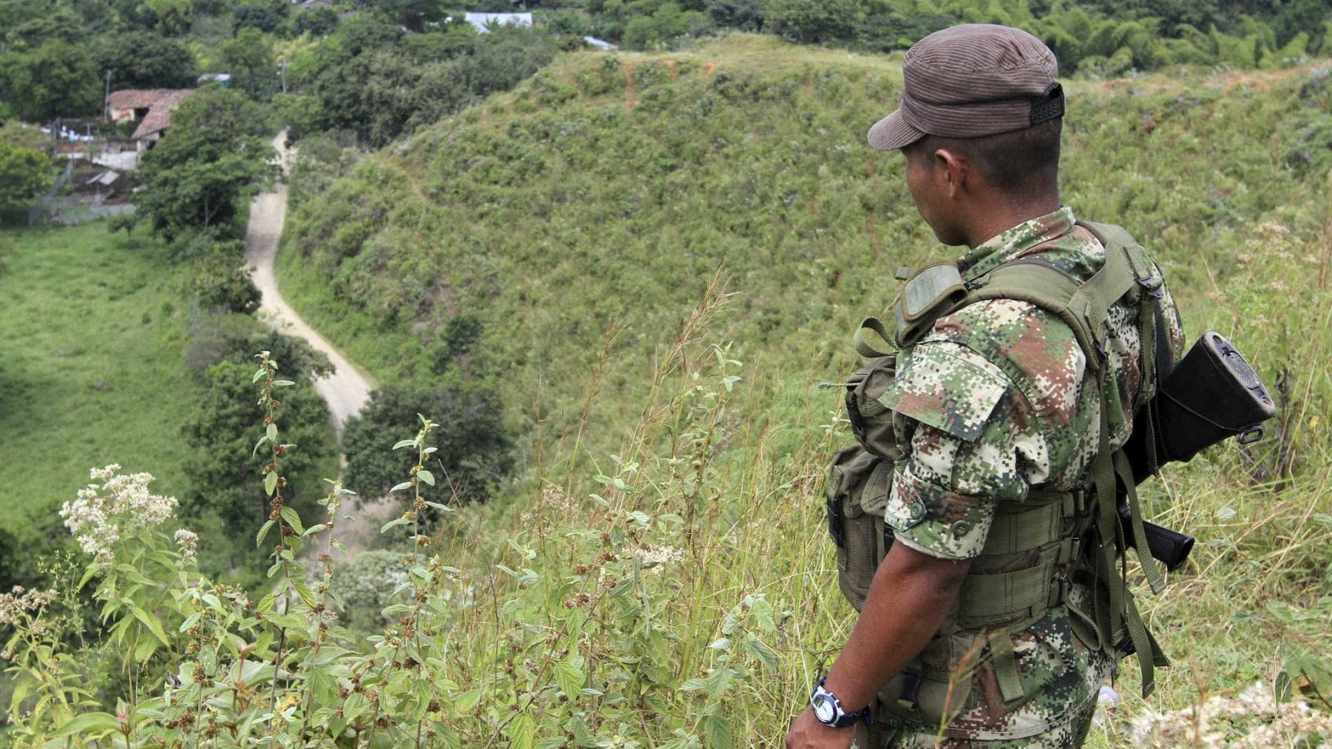 Bombardeamento contra dissidentes das FARC faz 16 mortos