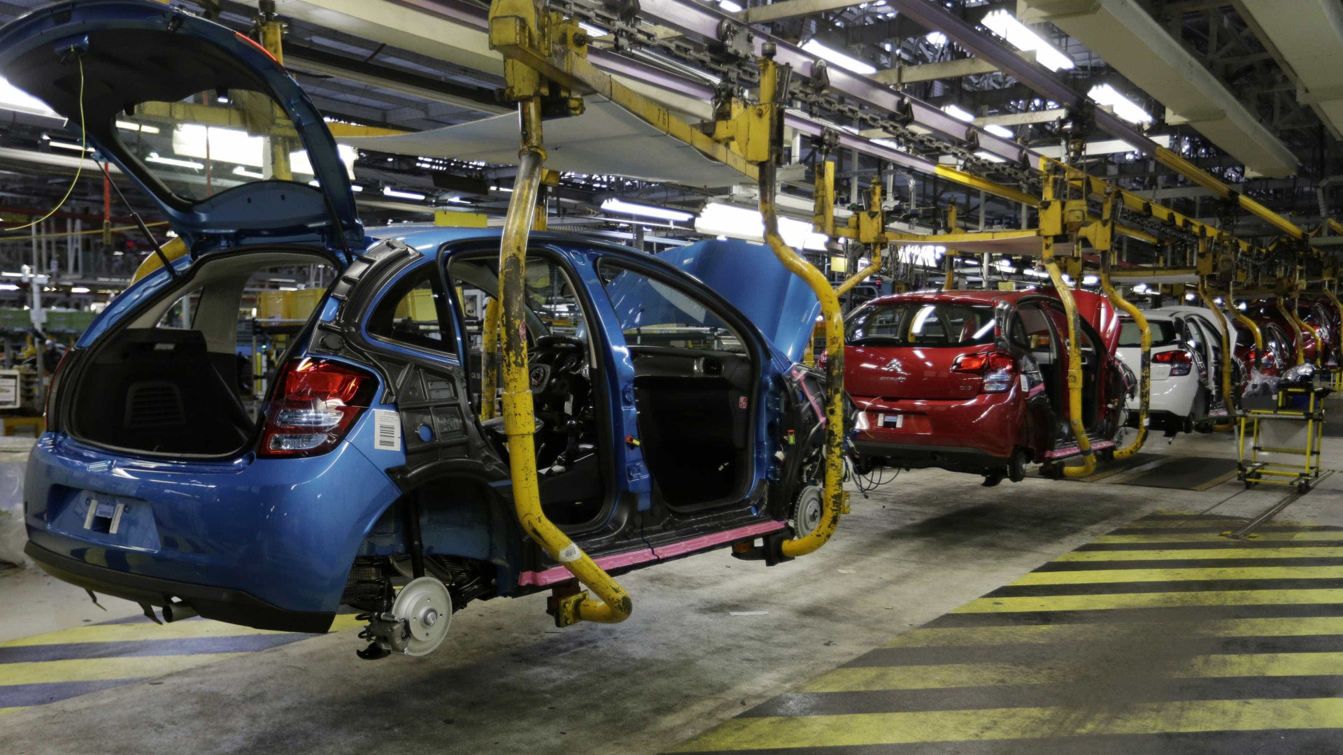 Dona da Peugeot, Citroën e Opel confirma produção em Mangualde