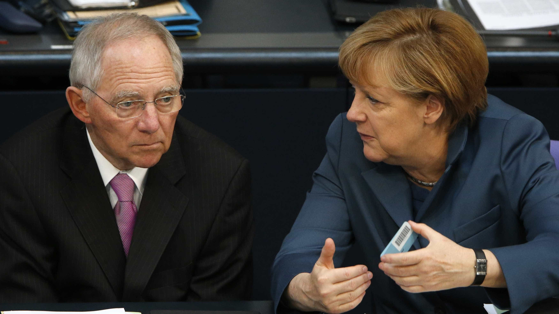 Merkel e Schäuble culpam Bruxelas e Durão pela austeridade