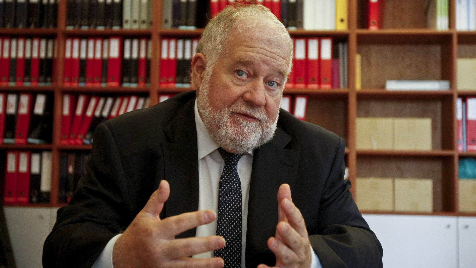 "Atitude face a dívida lembra um suicida"