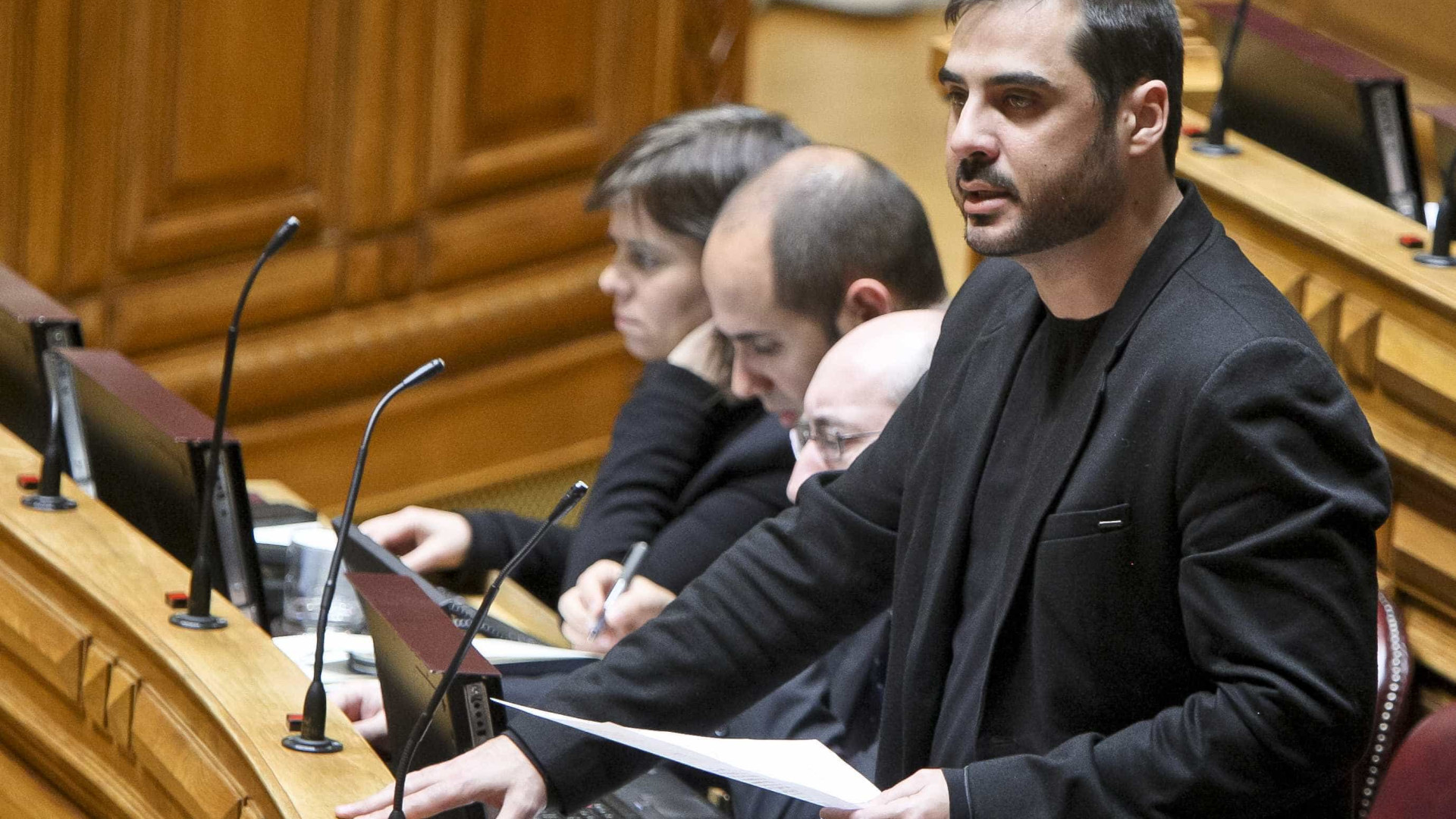 PSD e CDS tinham objetivos "políticos e financeiros" com venda de Mirós