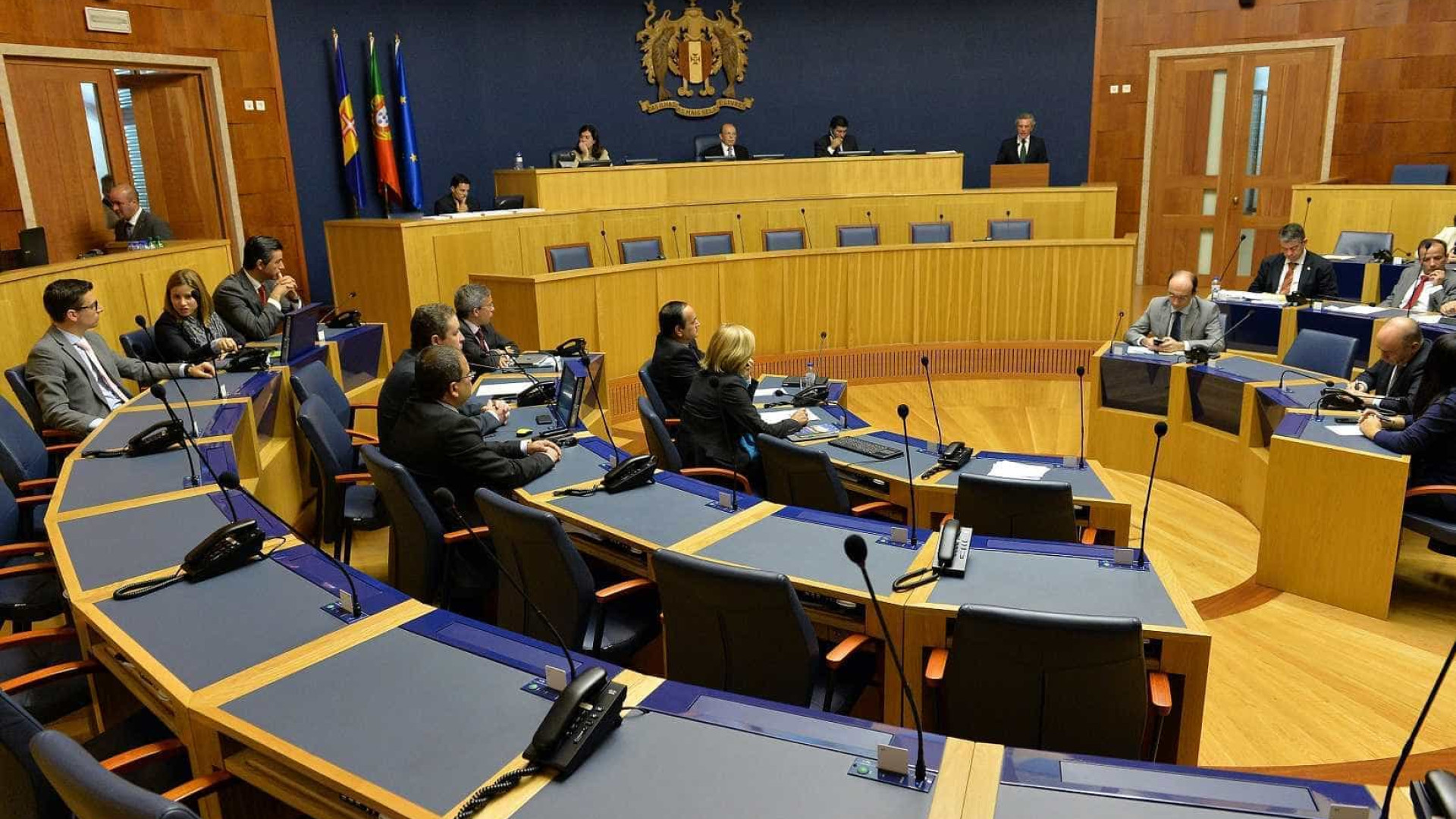 Críticas a Cafôfo e Costa marcam plenário do parlamento madeirense