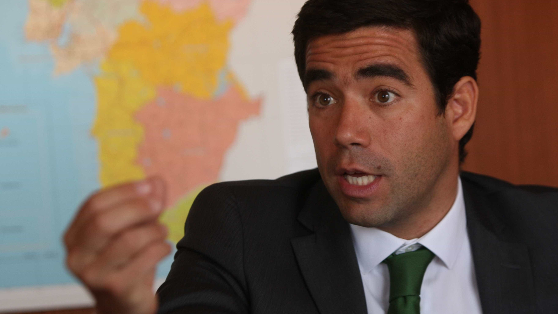 Leitão Amaro ataca Governo: "Palavra dada, afinal é palavra desonrada"
