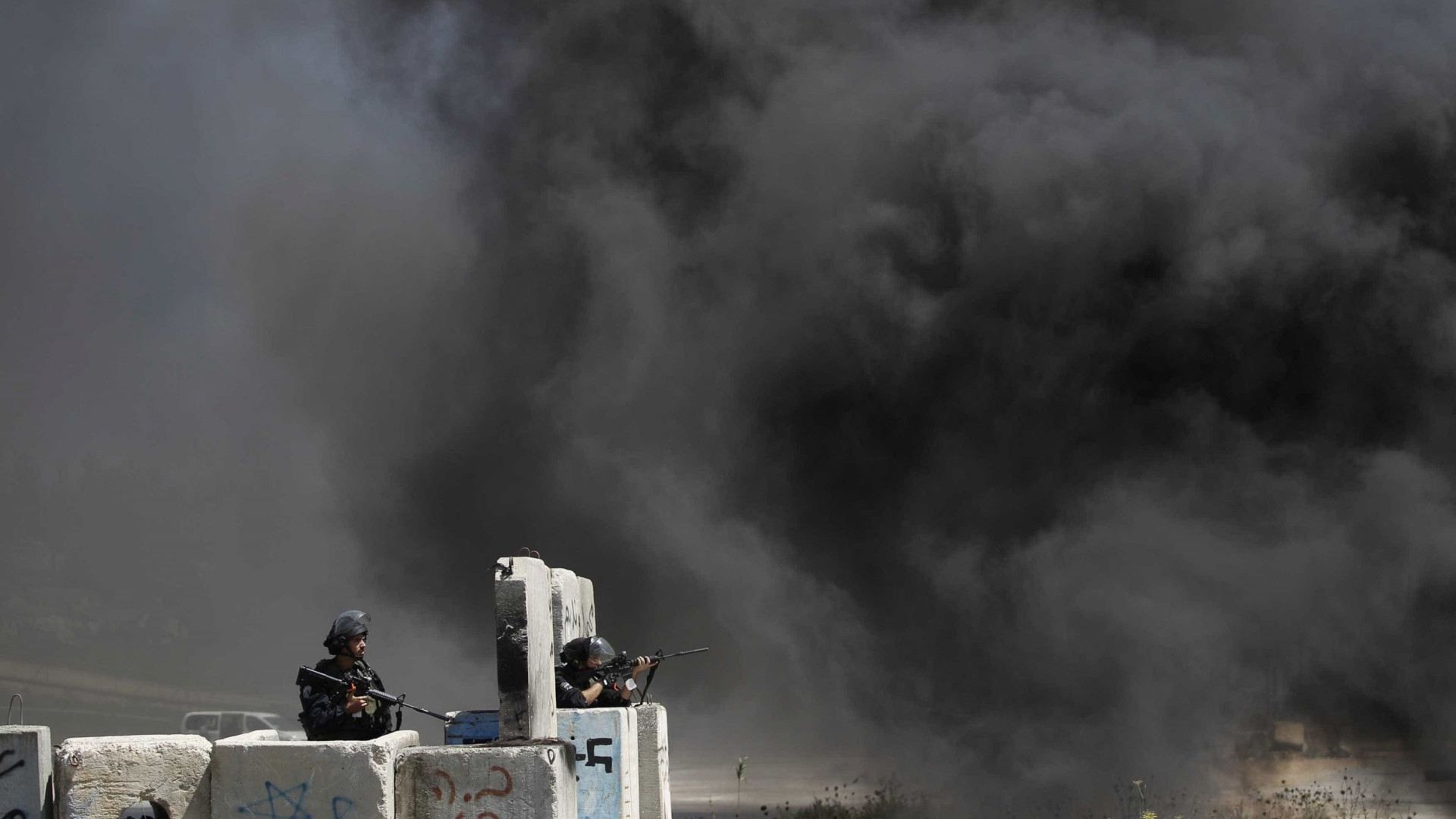 Adolescente palestiniano morto em protestos junto à faixa de Gaza