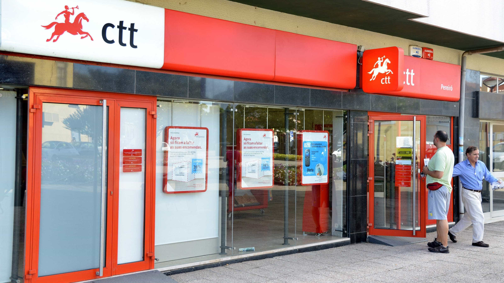 CTT vão encerrar 22 lojas. Argumento de falta de rentabilidade "não pega"