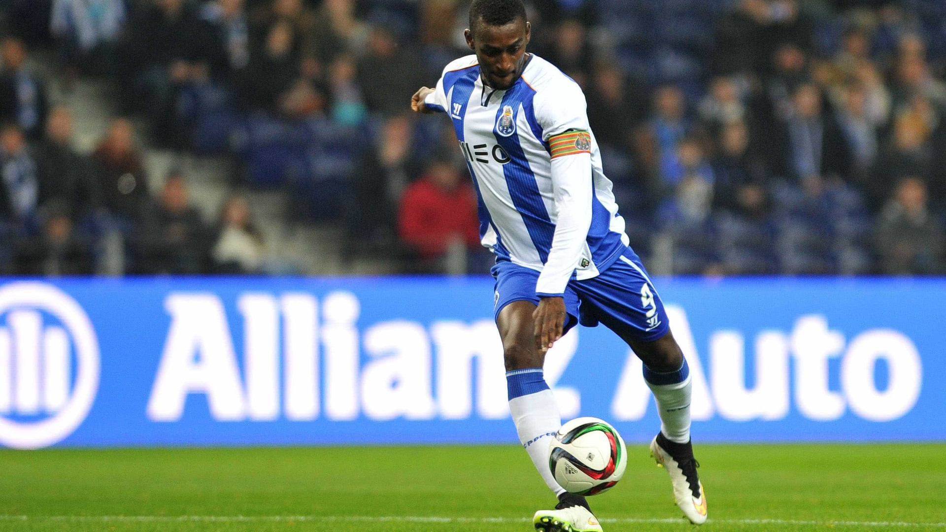 Jackson Martínez: O goleador brilhou no FC Porto e desapareceu na China