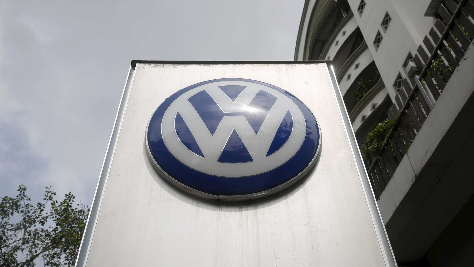 Volkswagen vai pagar mil milhões de multa devido a escândalo de emissões