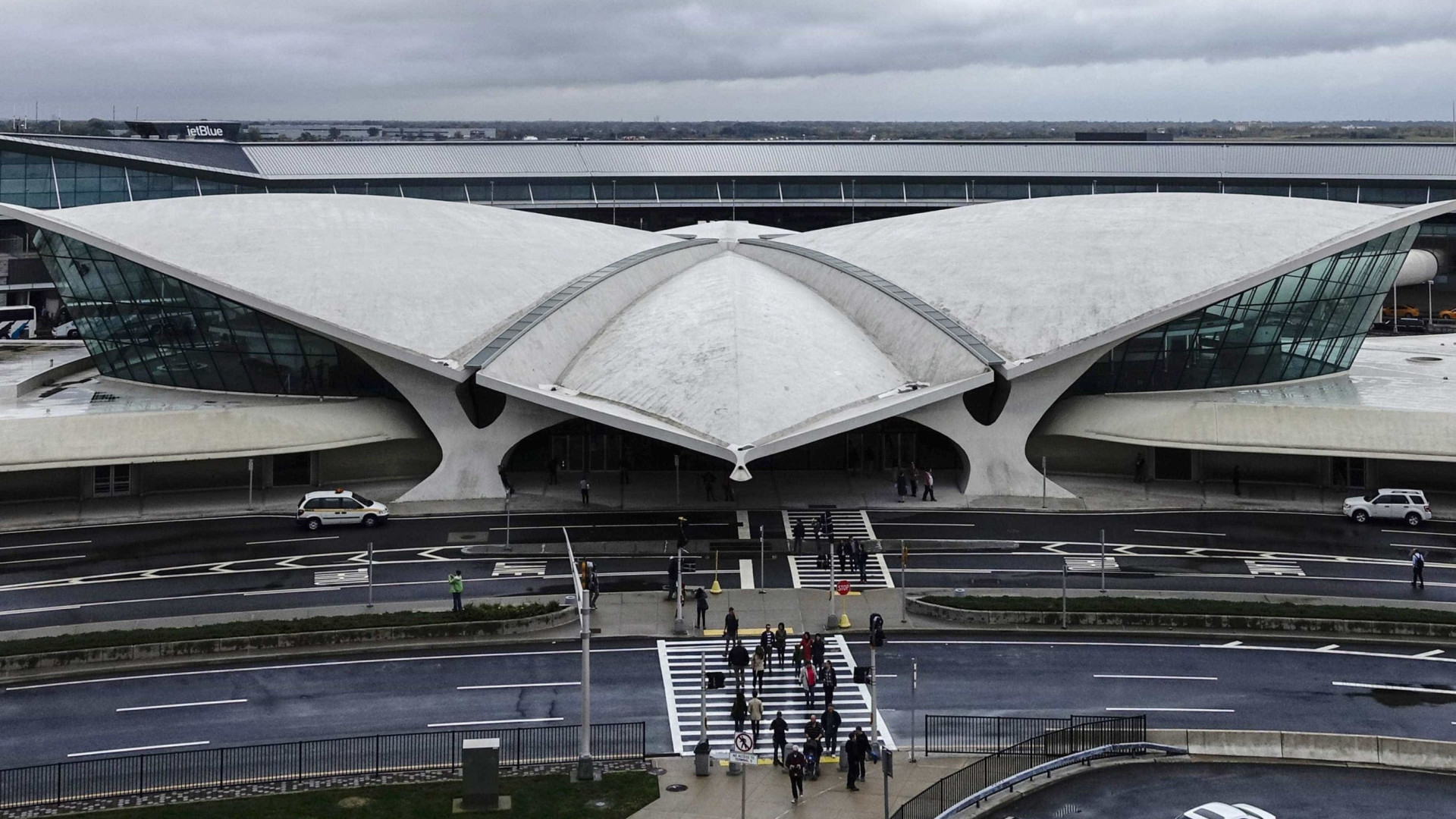 Ex-chefe de polícia detido 90 minutos no aeroporto. EUA "pouco acolhedor"