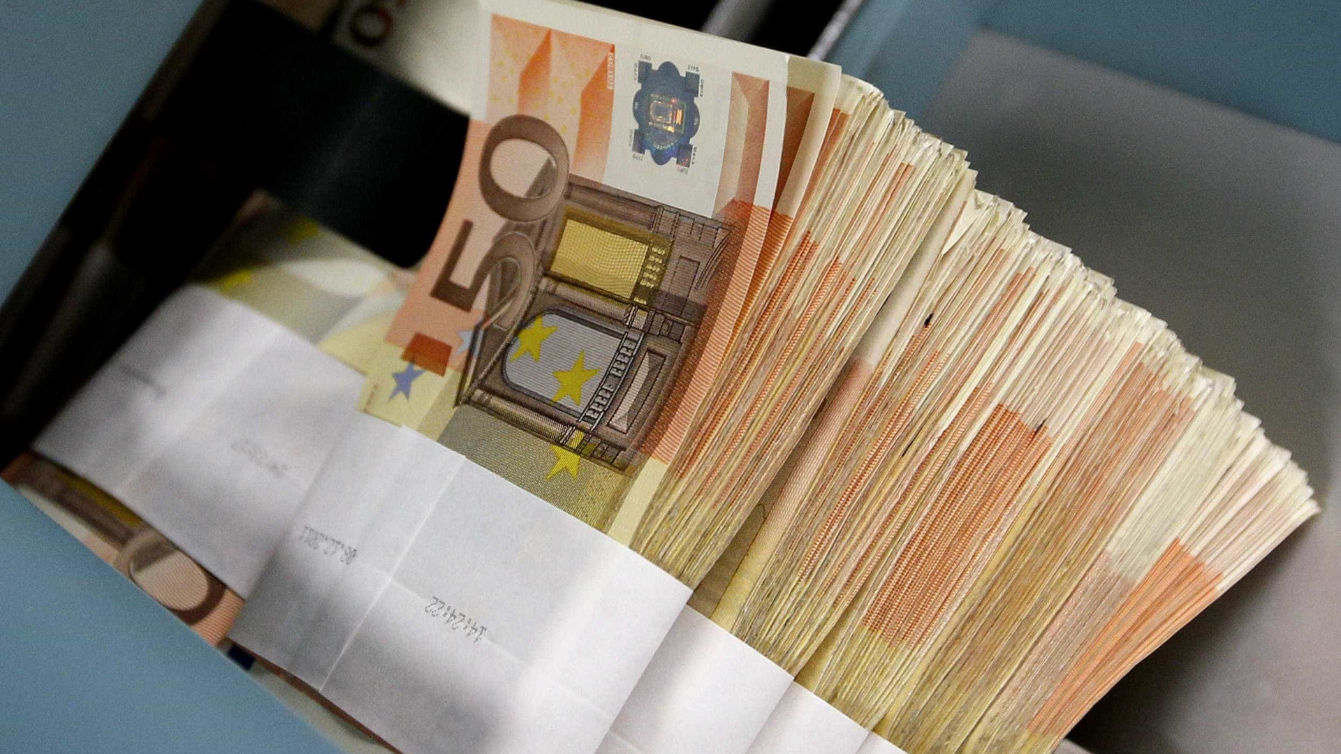 Banca com novos deveres de informação sobre serviços mínimos em janeiro