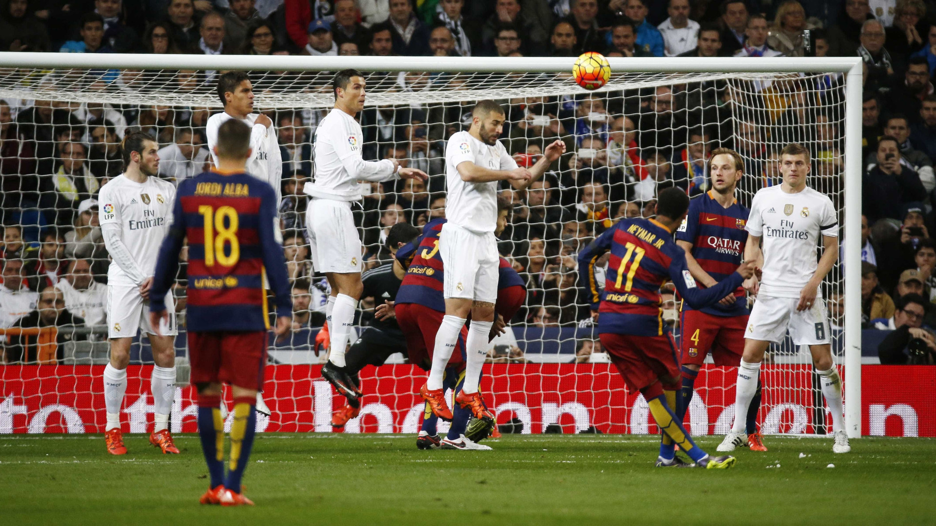 Toda a receita do Barcelona - Real Madrid será cedida ao Chapecoense